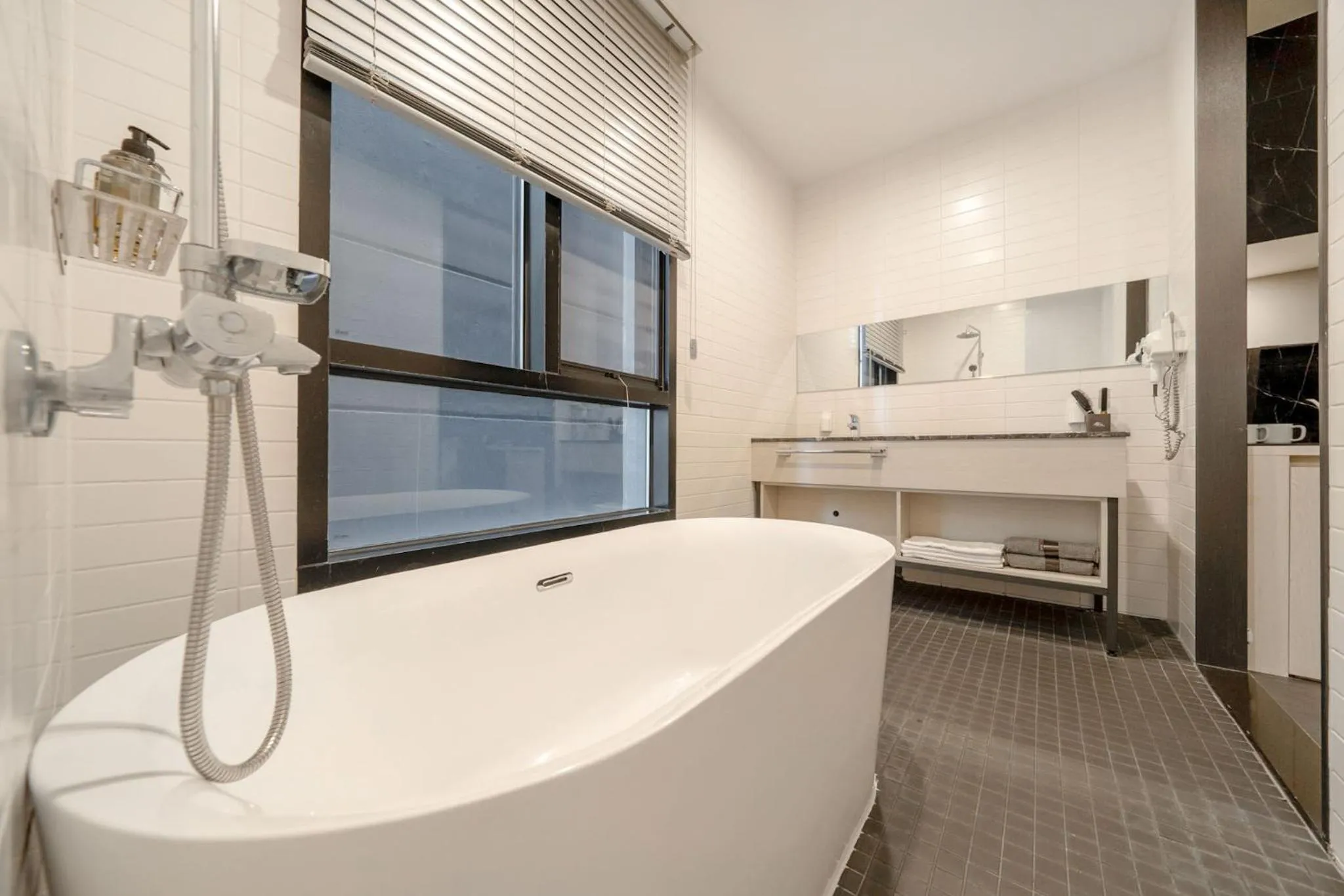 Bathroom in Cheonho Aria Hotel
