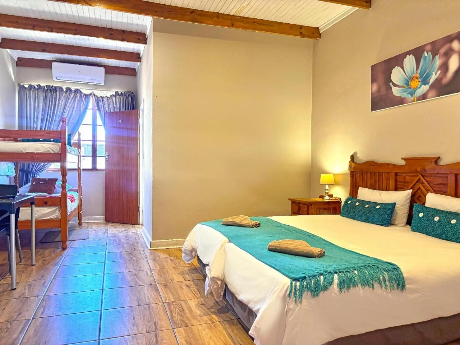 Photo of the whole room, Bed in Hendersons Lodge Ltd