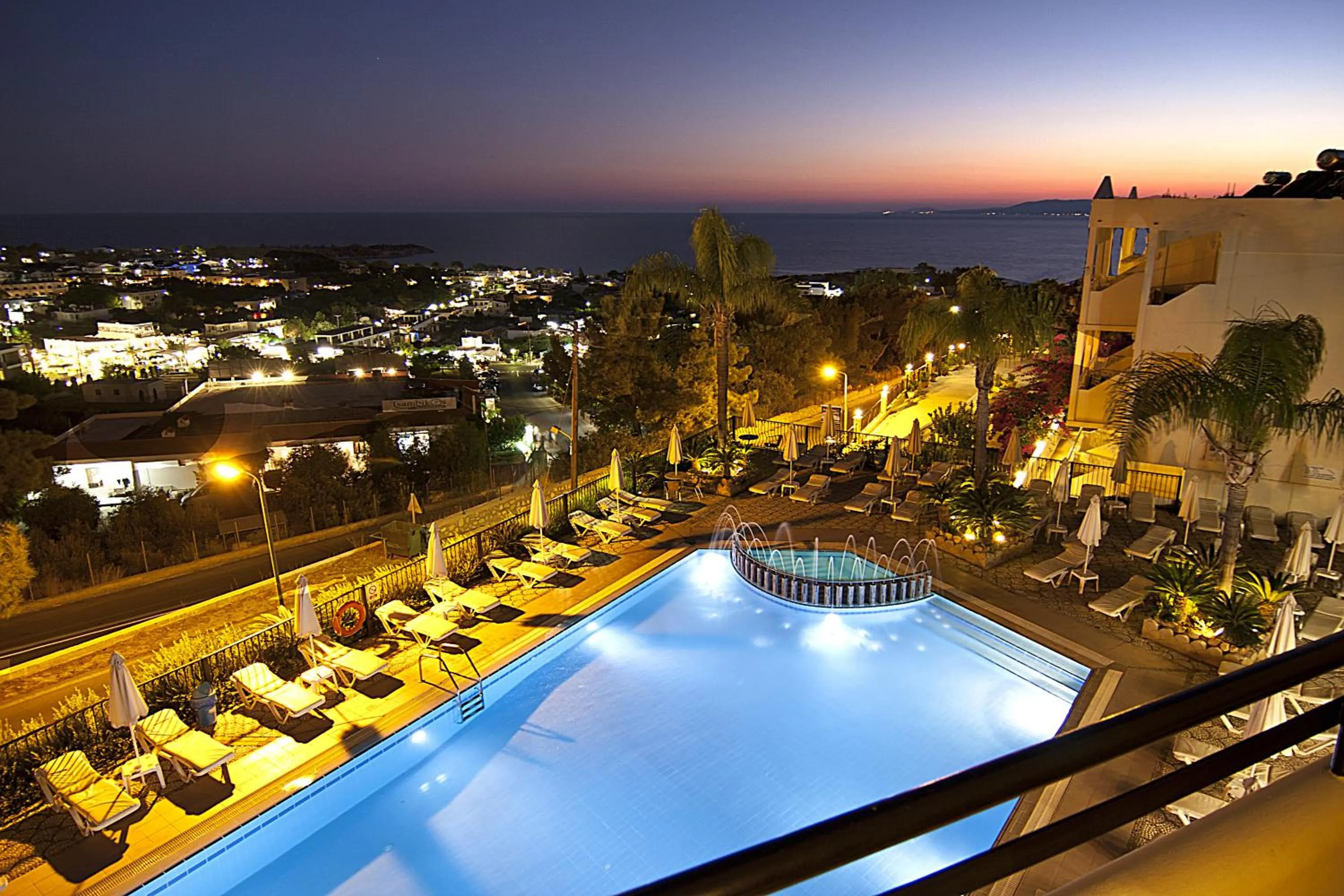 Night in Pefkos View Suites & Maisonette