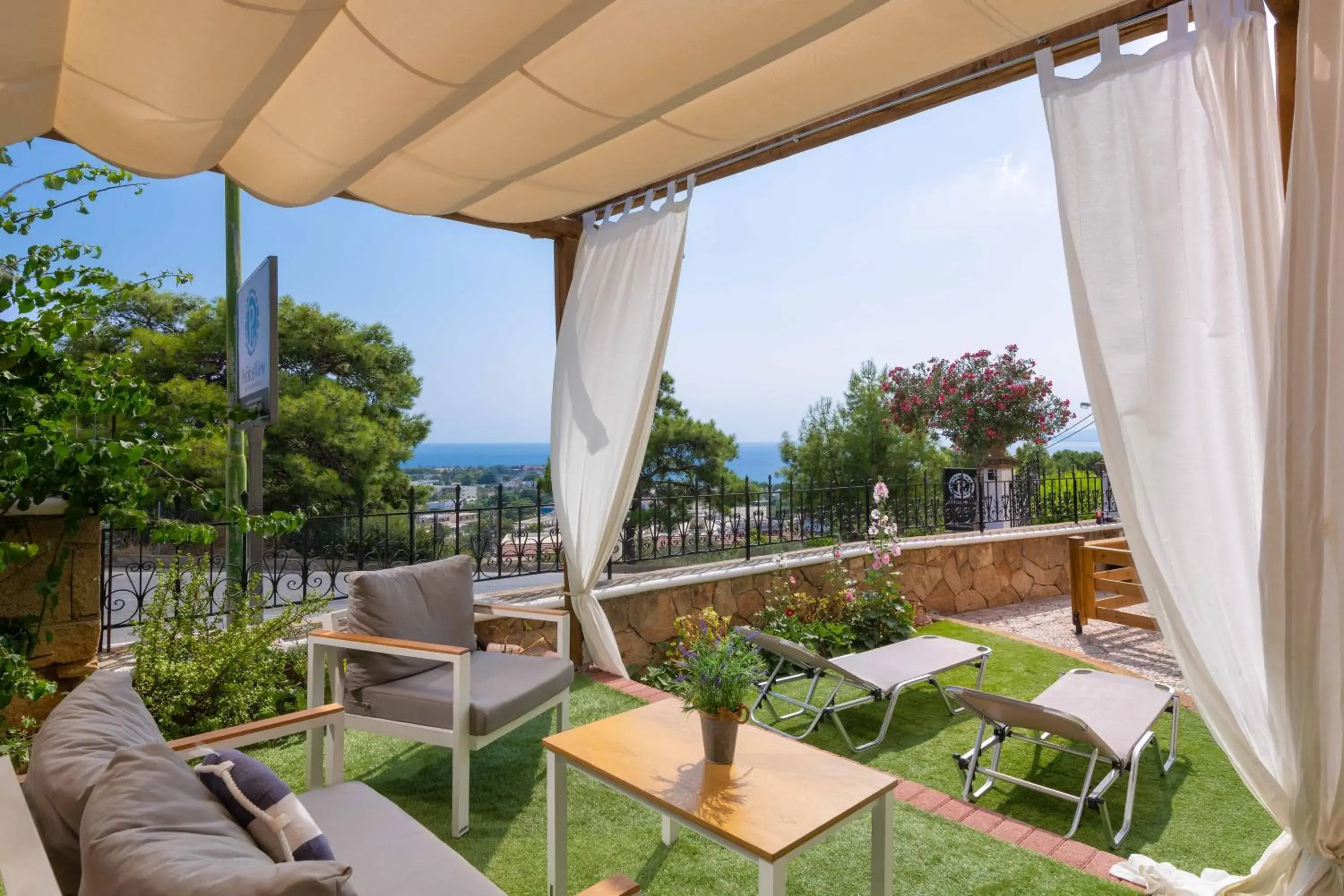 Patio in Pefkos View Suites & Maisonette Patio in Pefkos View Suites & Maisonette