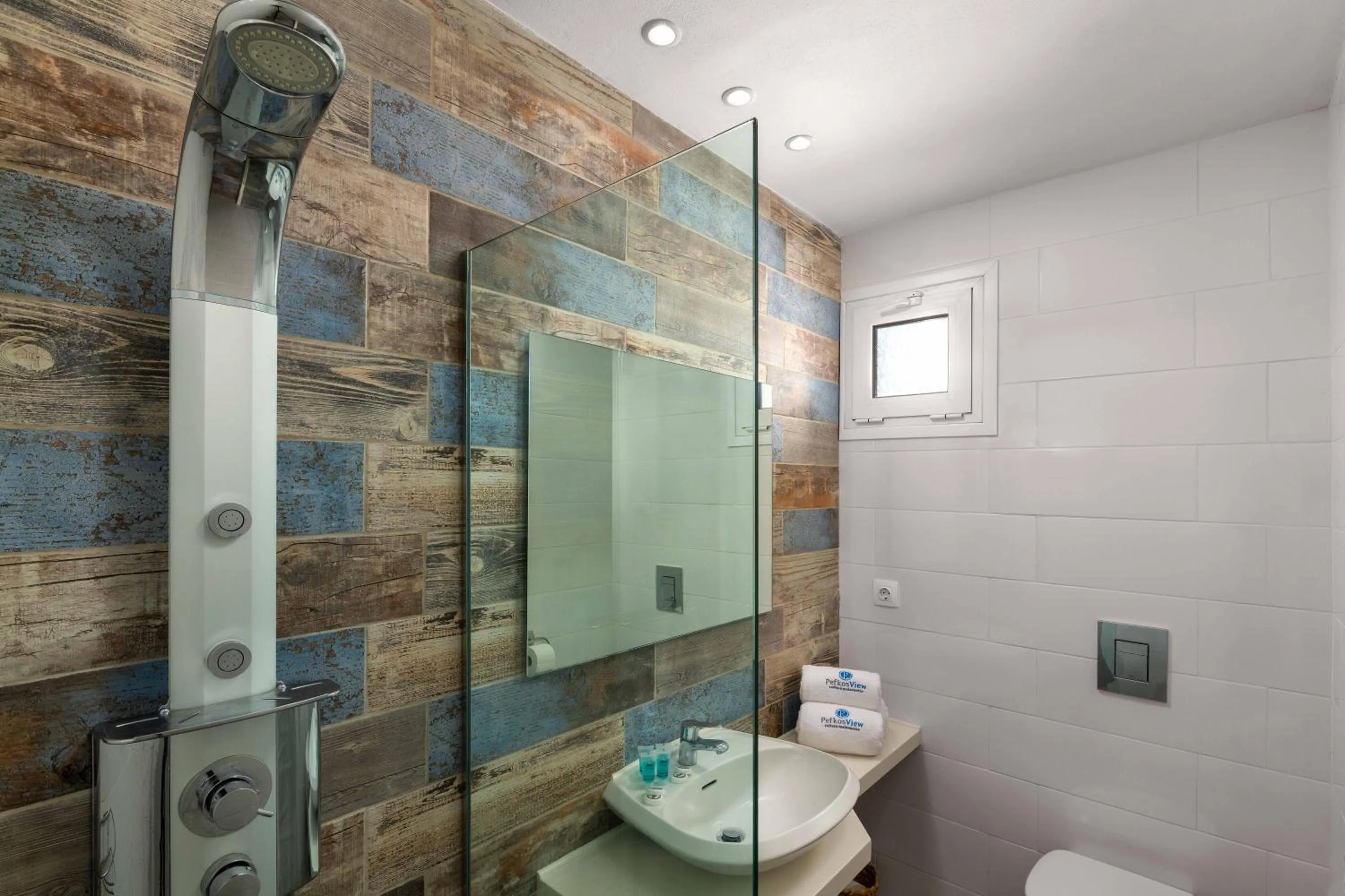 Bathroom in Pefkos View Suites & Maisonette