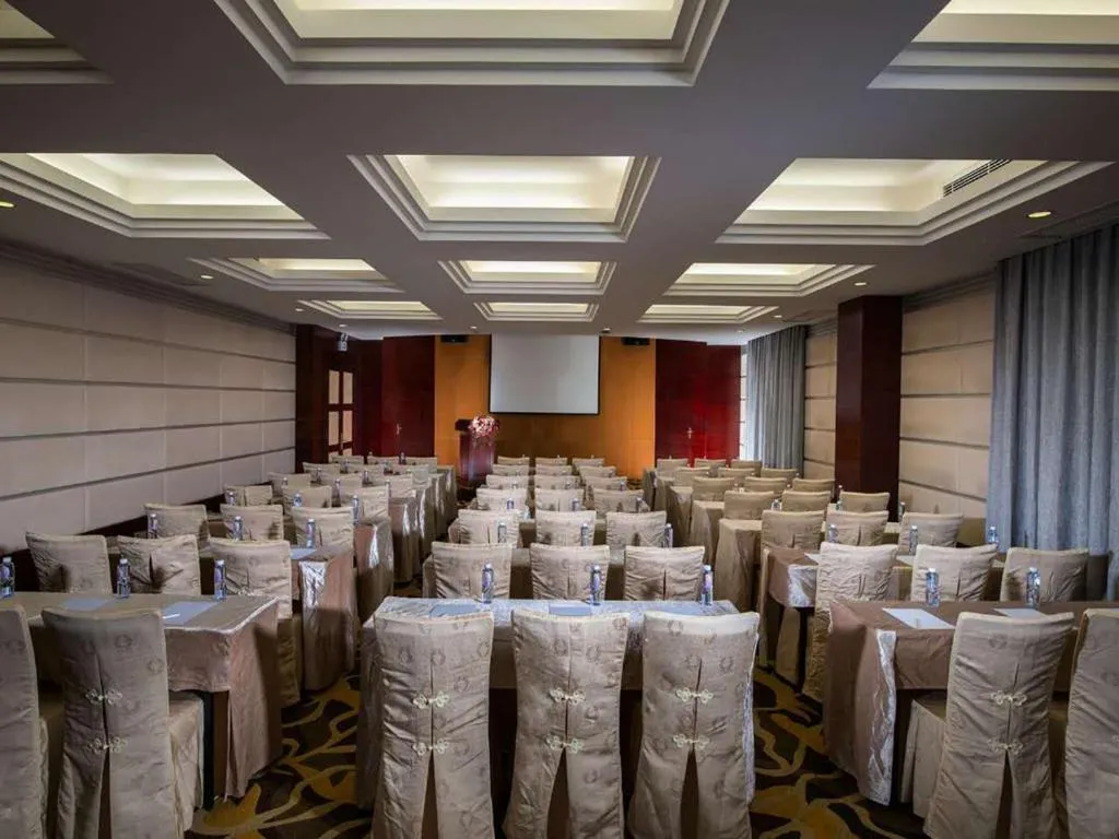 Vienna Hotel Dongguan Tangxia Guanlan Lake Golf Club