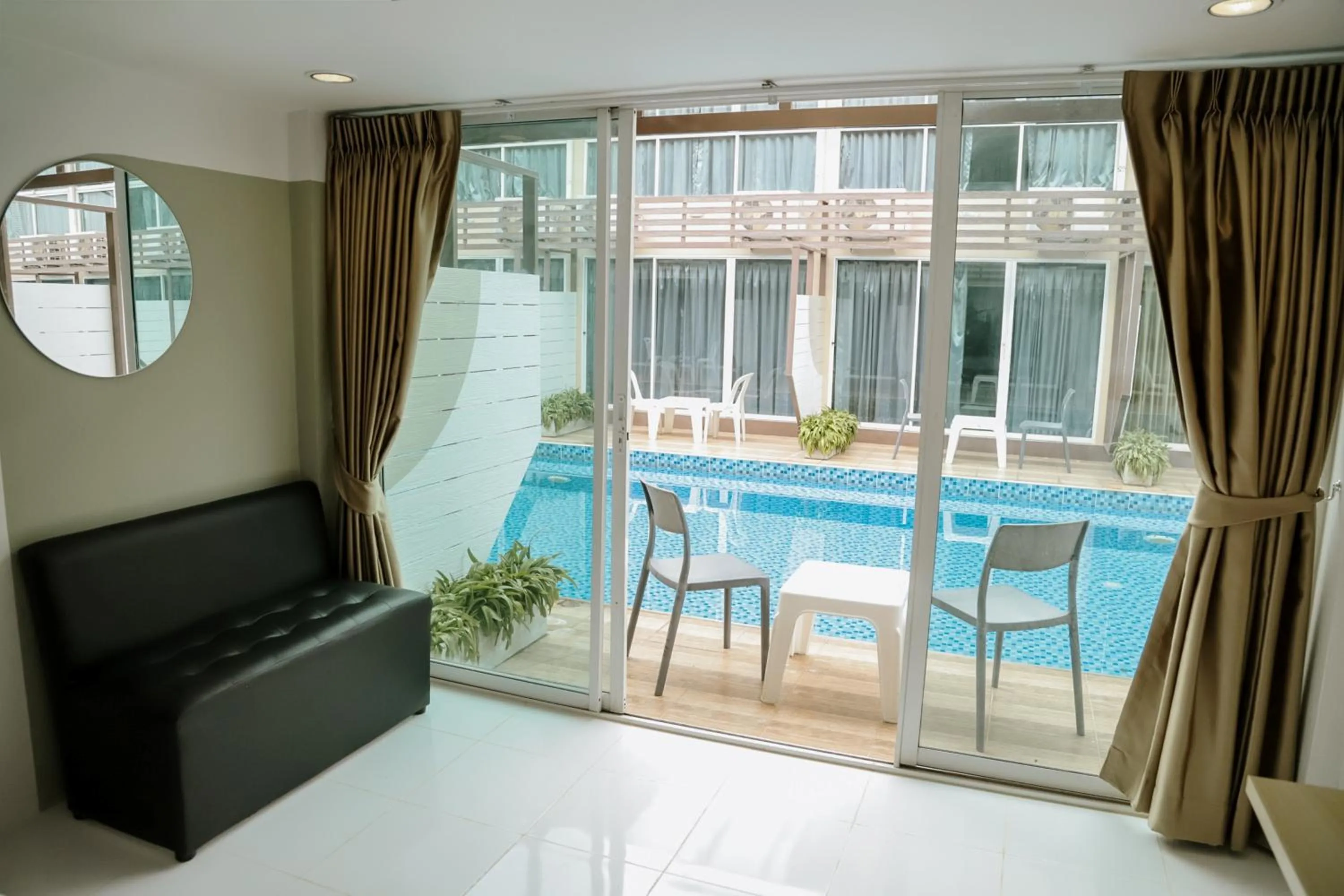 Pool view in Full Stop Pool Villa Don Mueang