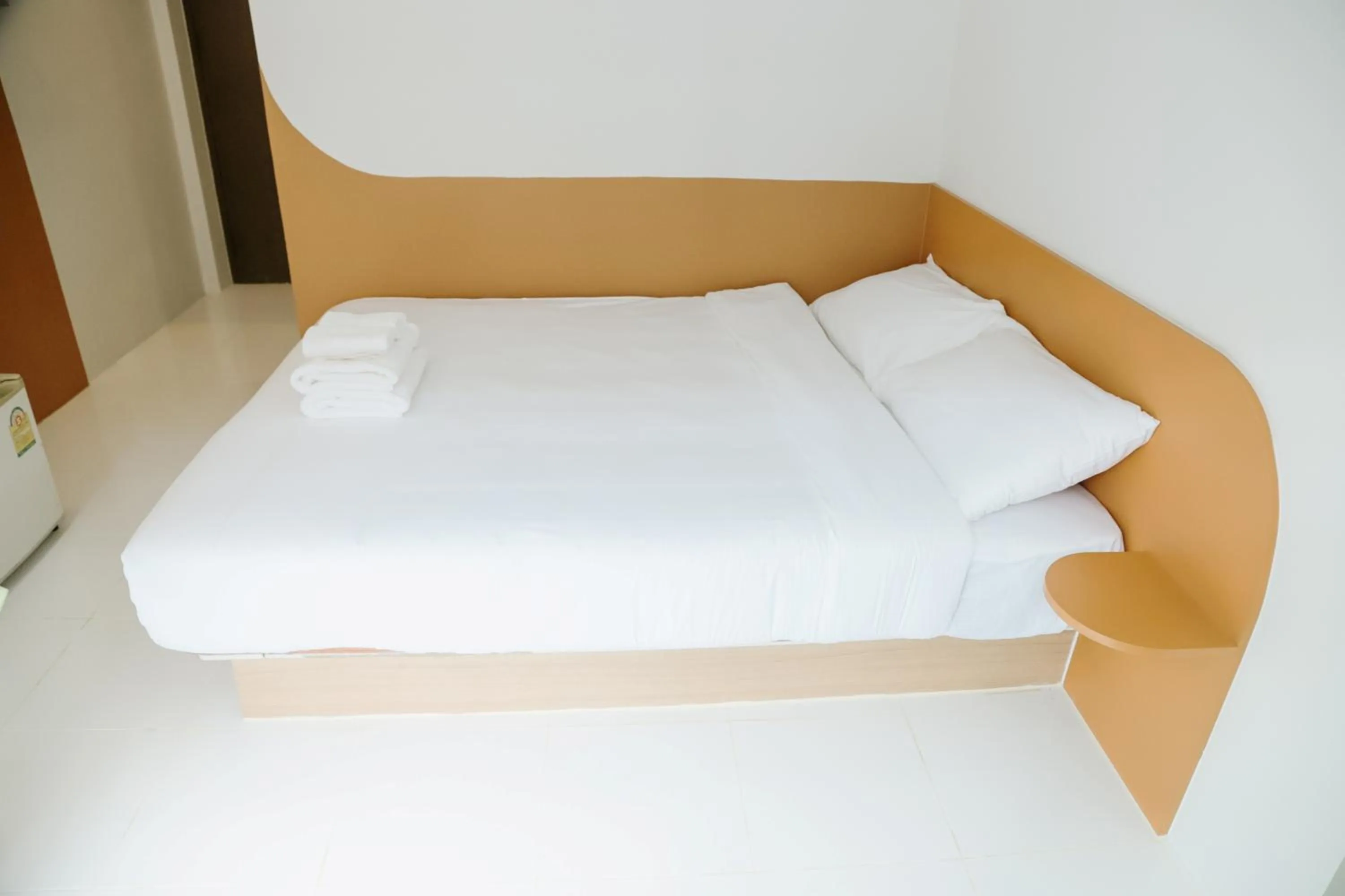 Bed in Full Stop Pool Villa Don Mueang