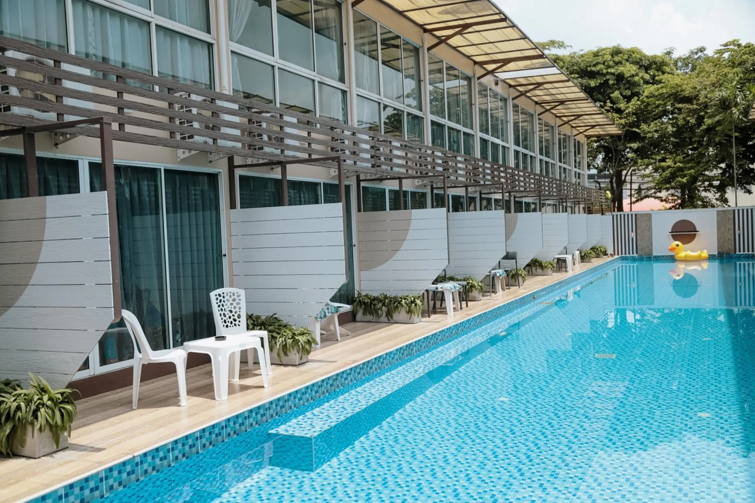 Property building in Full Stop Pool Villa Don Mueang