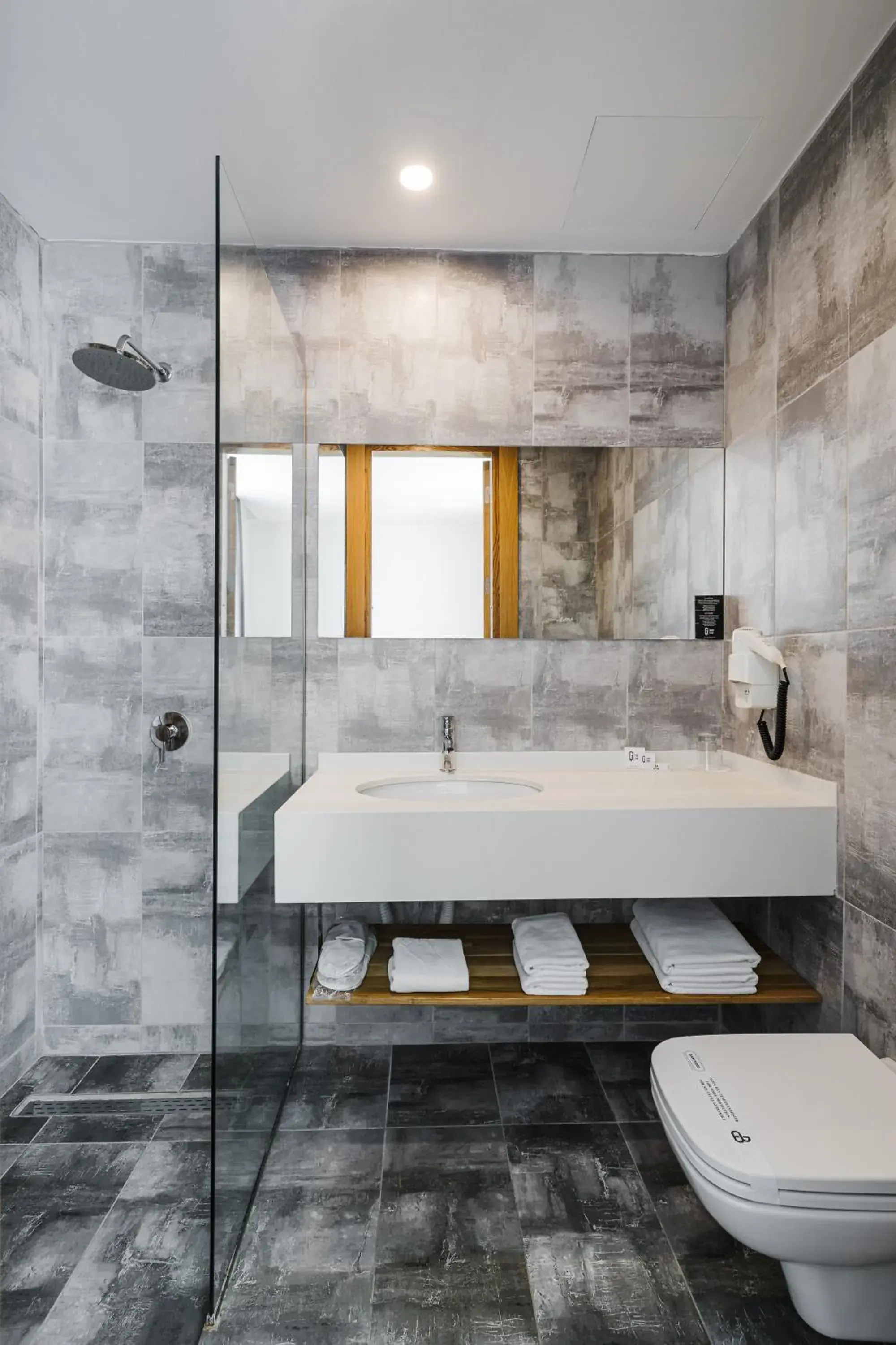 Deluxe Twin Room - single occupancy in Ingate Hotel Deluxe Twin Room - single occupancy in Ingate Hotel