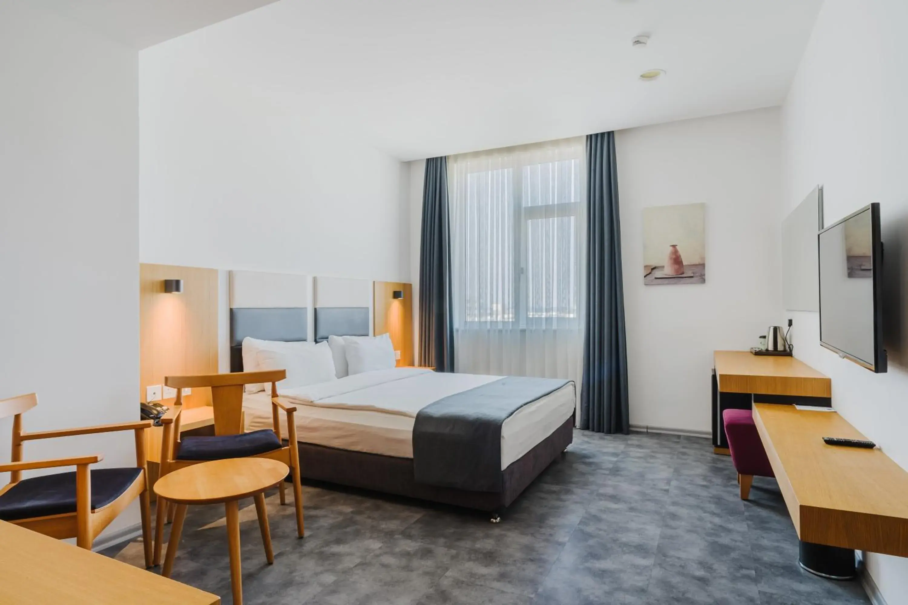 Photo of the whole room, Bed in Ingate Hotel Photo of the whole room, Bed in Ingate Hotel