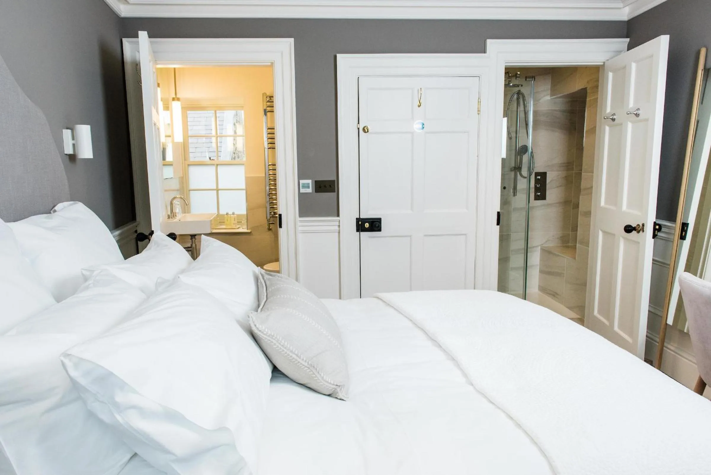 Bed in One Shore Street