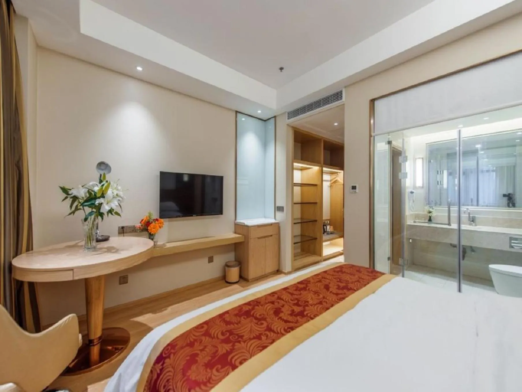 Bathroom, Bed in Vienna International Hotel Xi'an Dayan Tower
