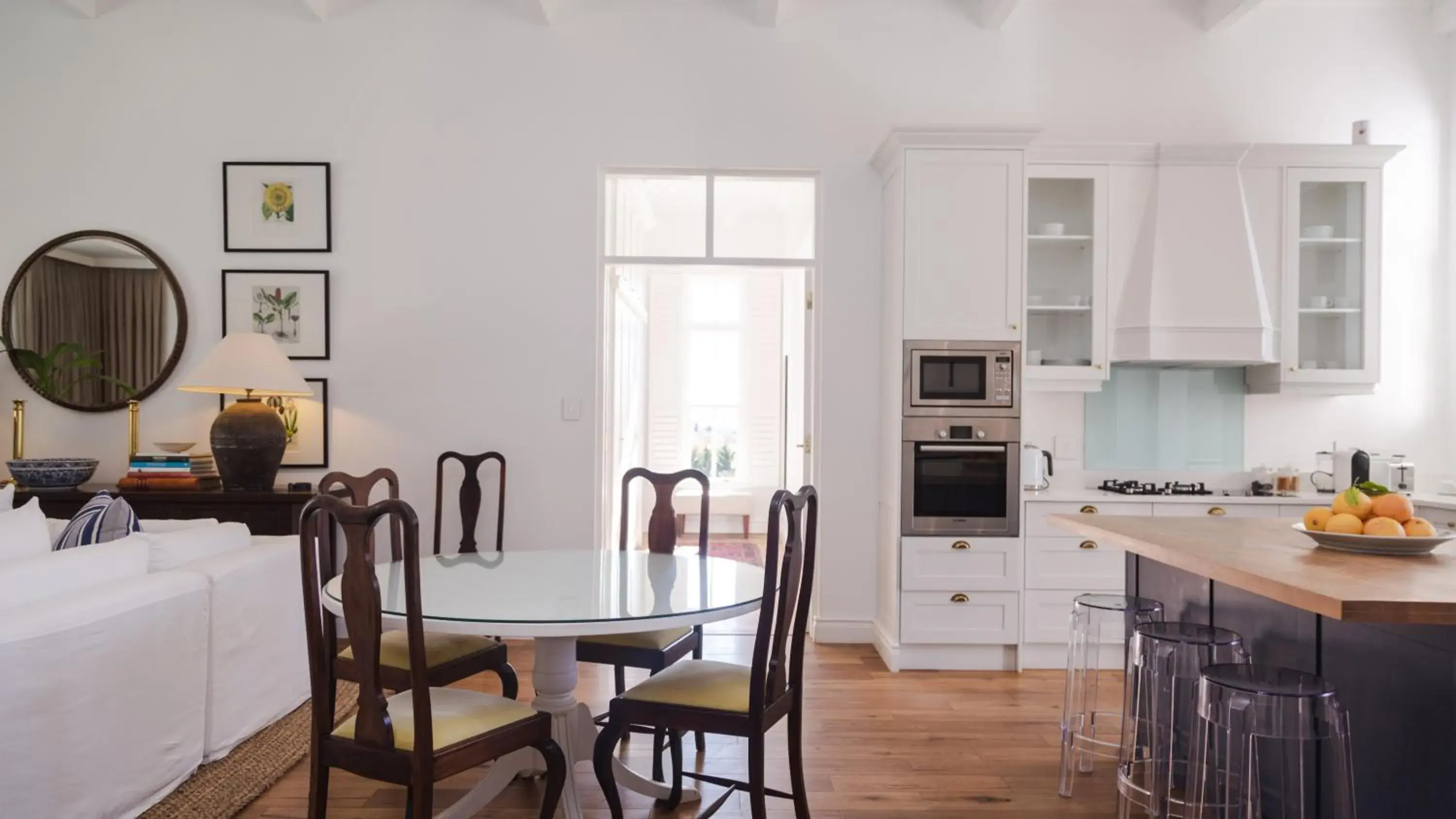 Lily Pond House at Le Lude Lily Pond House at Le Lude