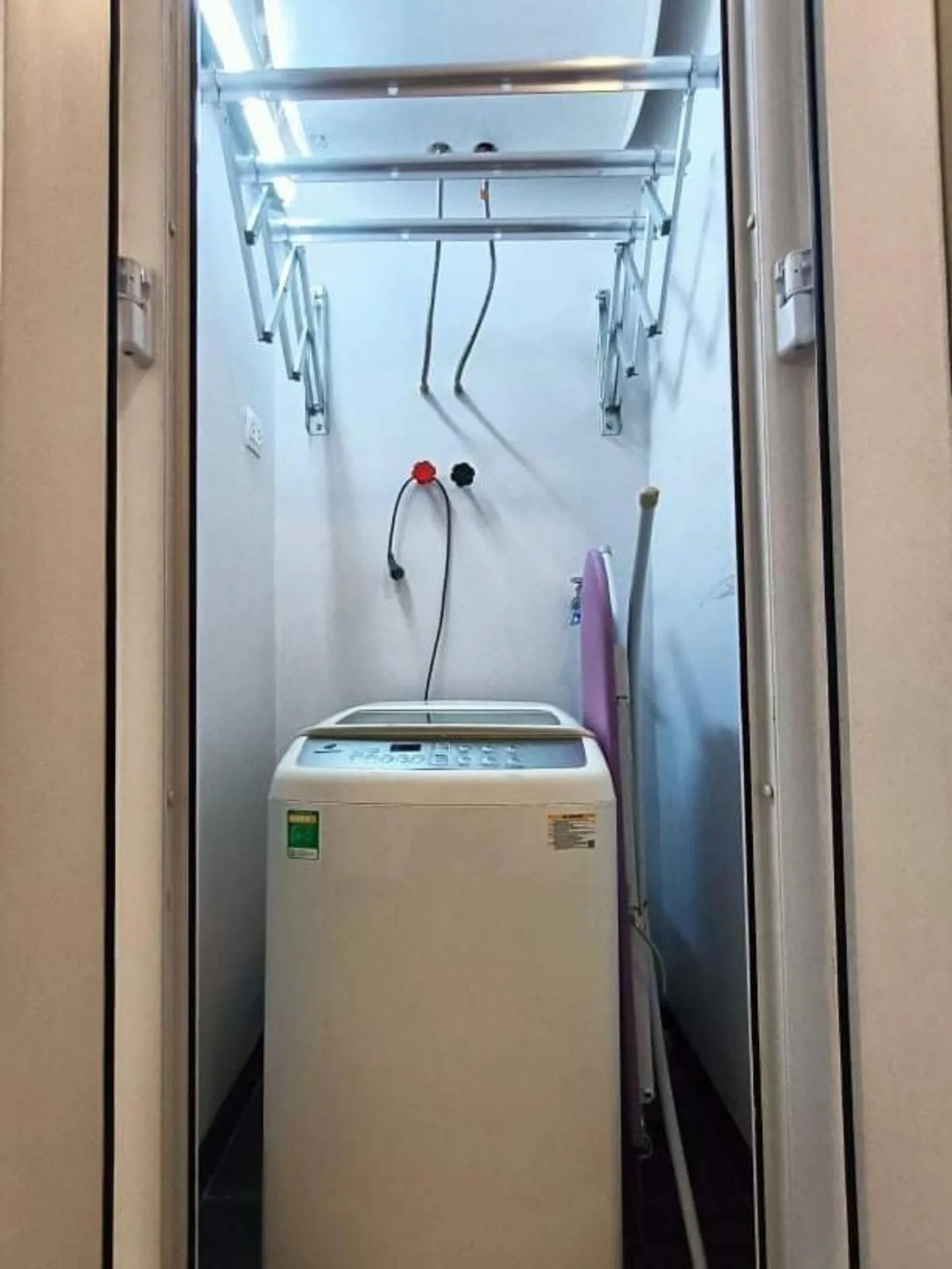 washing machine in Glenwood Suites