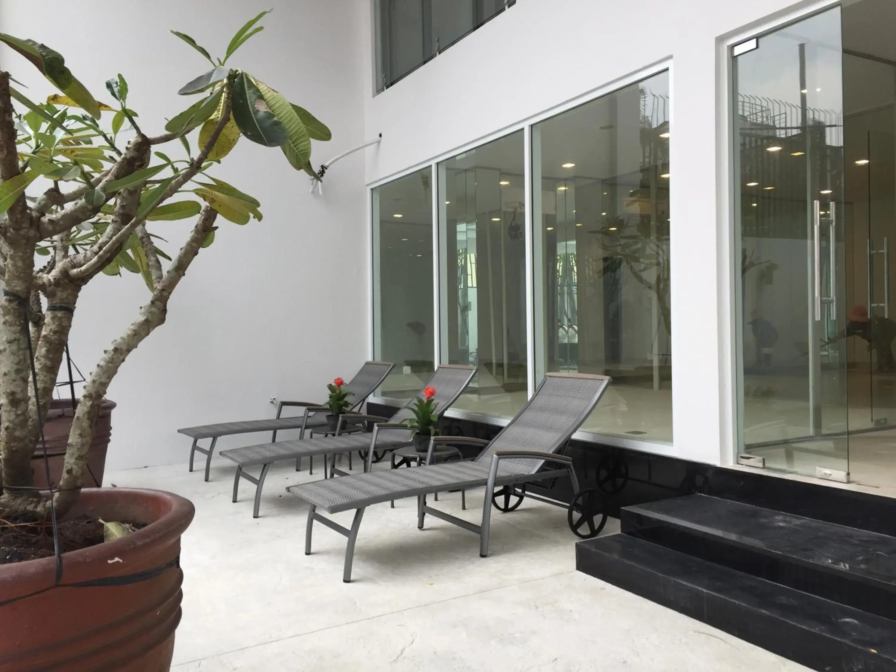 Decorative detail in Glenwood Suites Decorative detail in Glenwood Suites