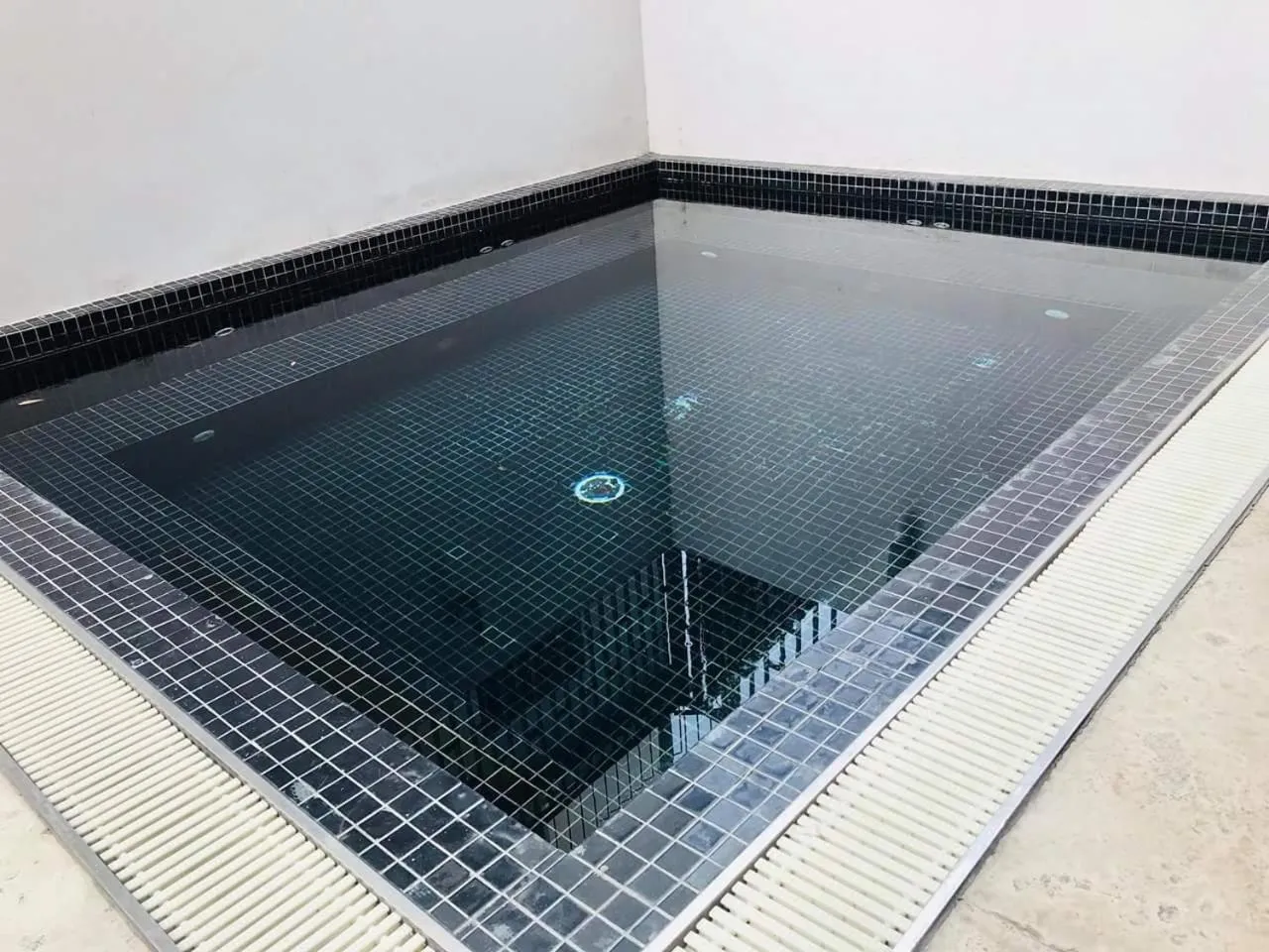 Hot Tub in Glenwood Suites