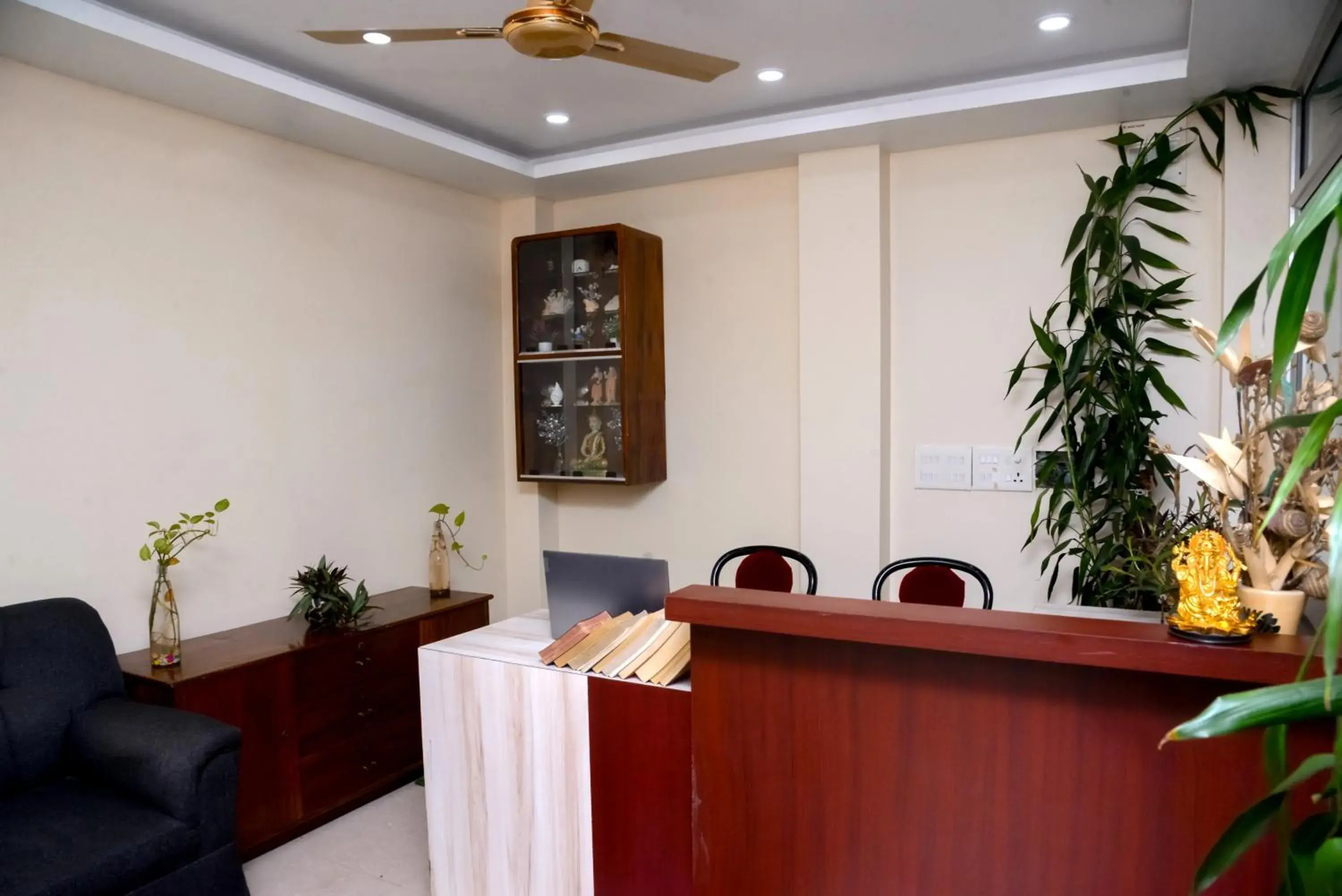 Lobby or reception in Deer Park Hometel Lobby or reception in Deer Park Hometel