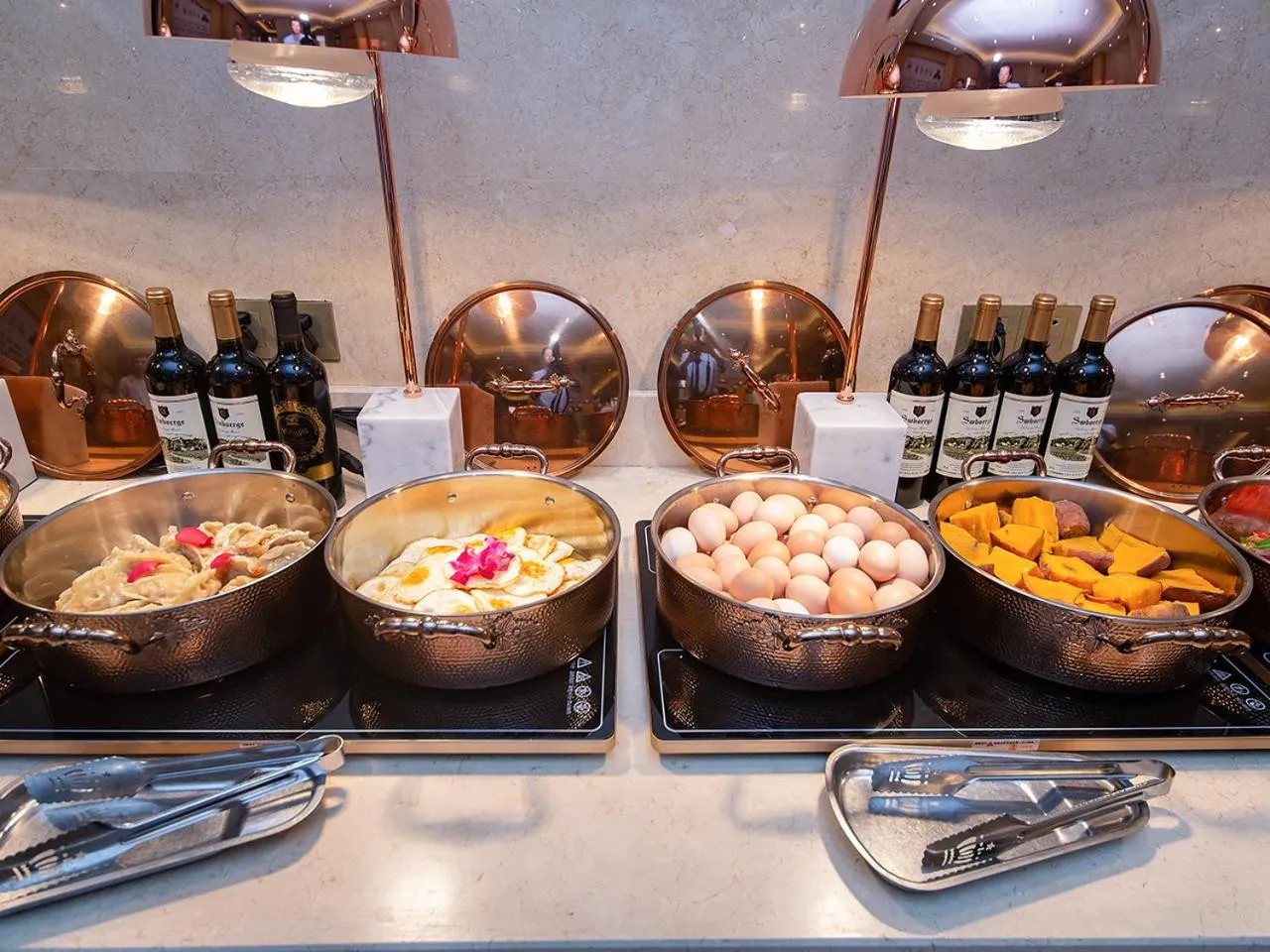 Restaurant/places to eat in Vienna International Hotel Jingzhou New World