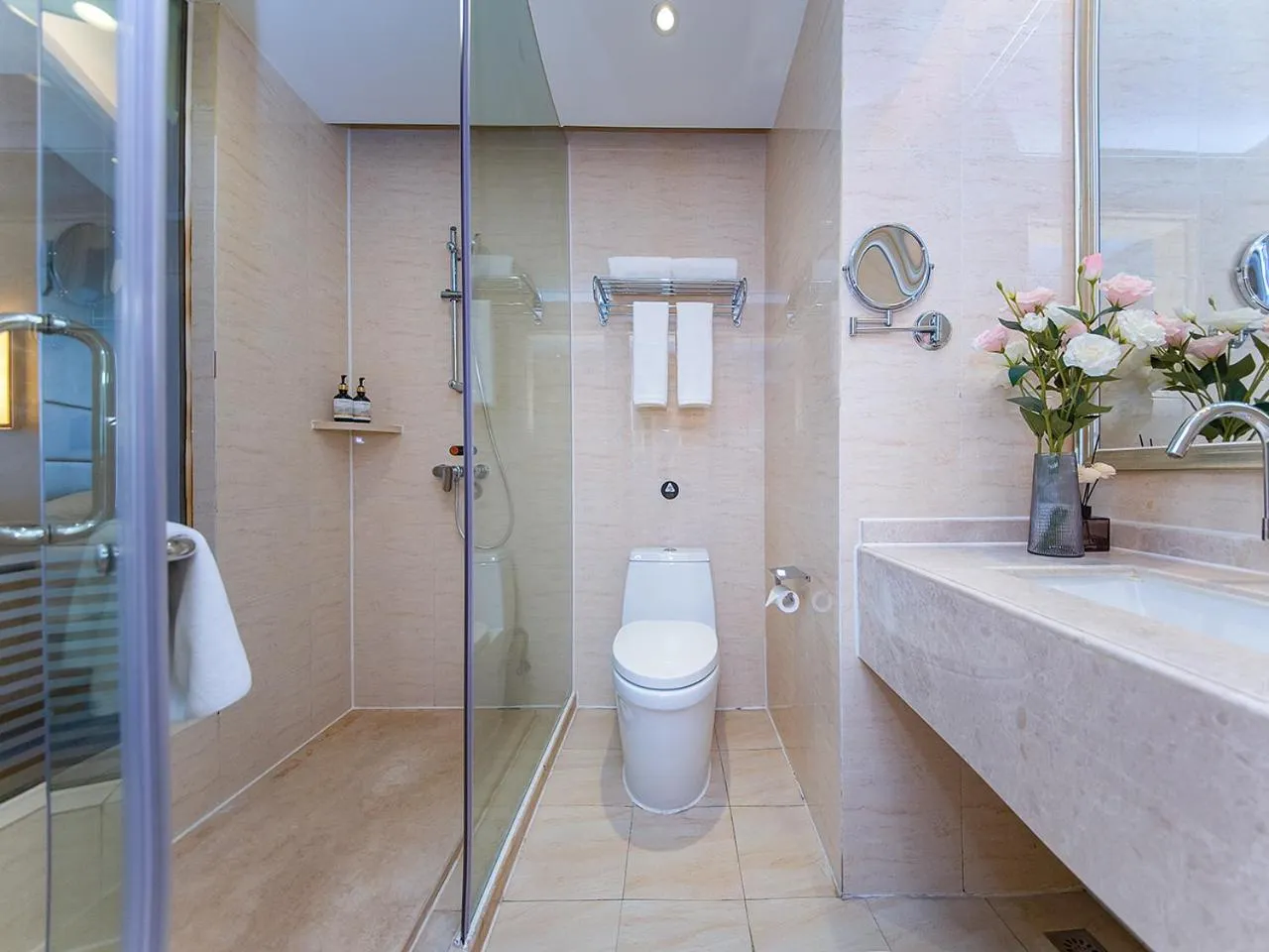 Vienna International Hotel Jingzhou New World