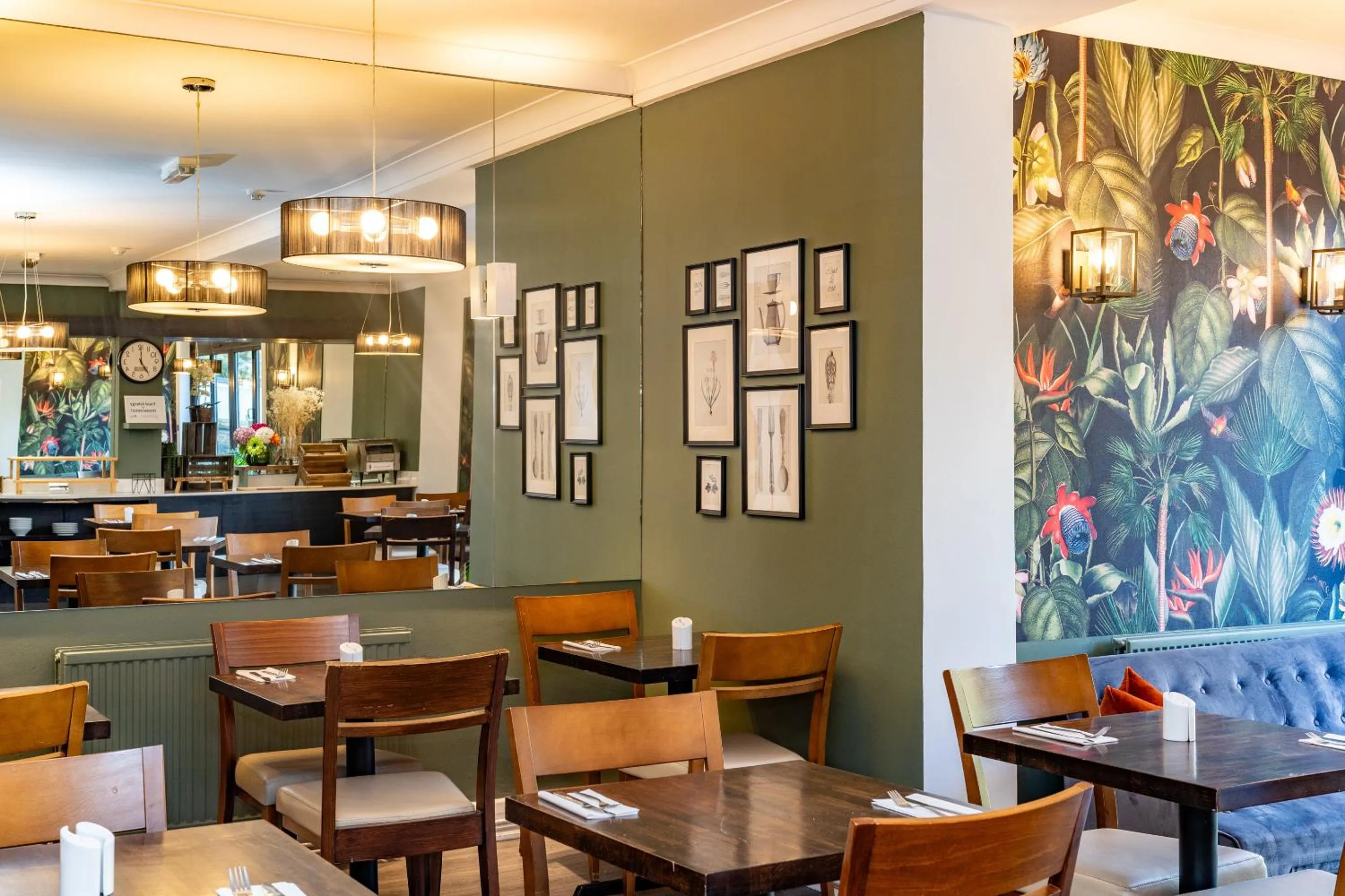 Dining area in Croft Court Hotel