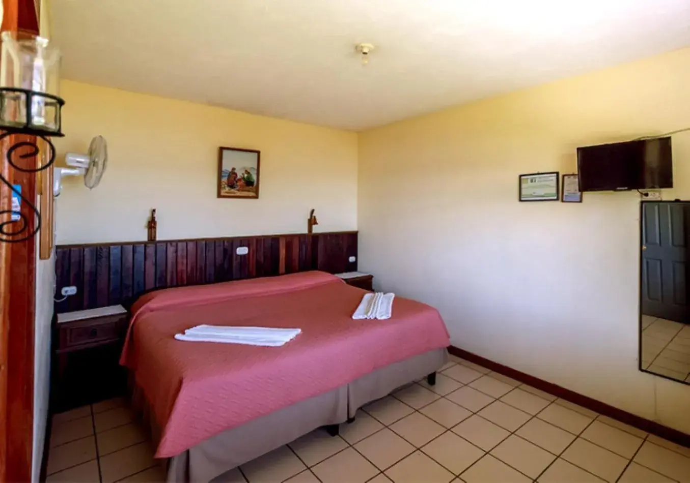 King Room with Garden View in Hotel Sak'cari El Amanecer King Room with Garden View in Hotel Sak'cari El Amanecer