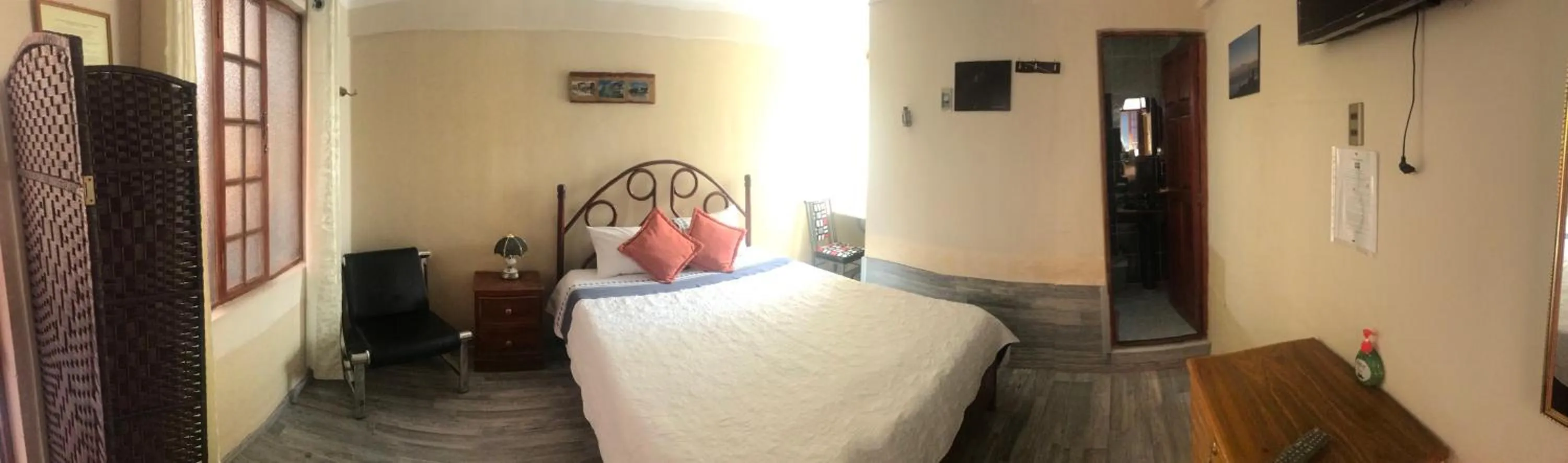 Photo of the whole room in Tonito Hotel