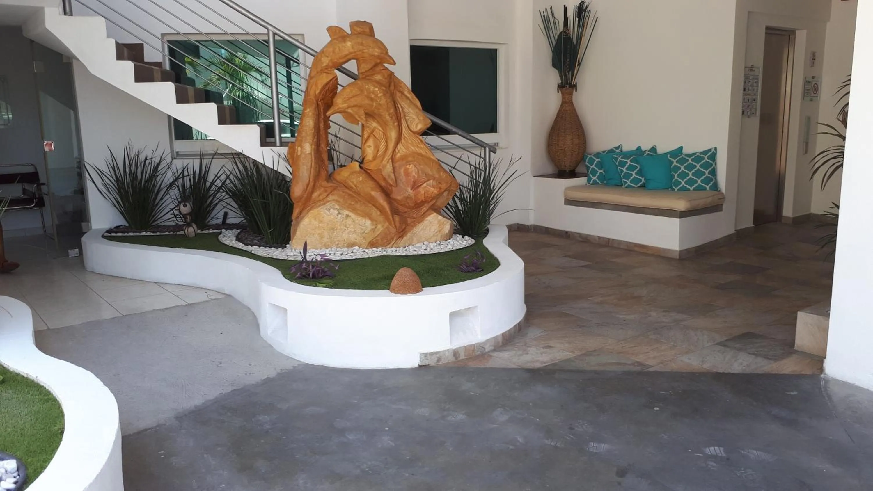 Facade/entrance in Hotel HBlue Centro