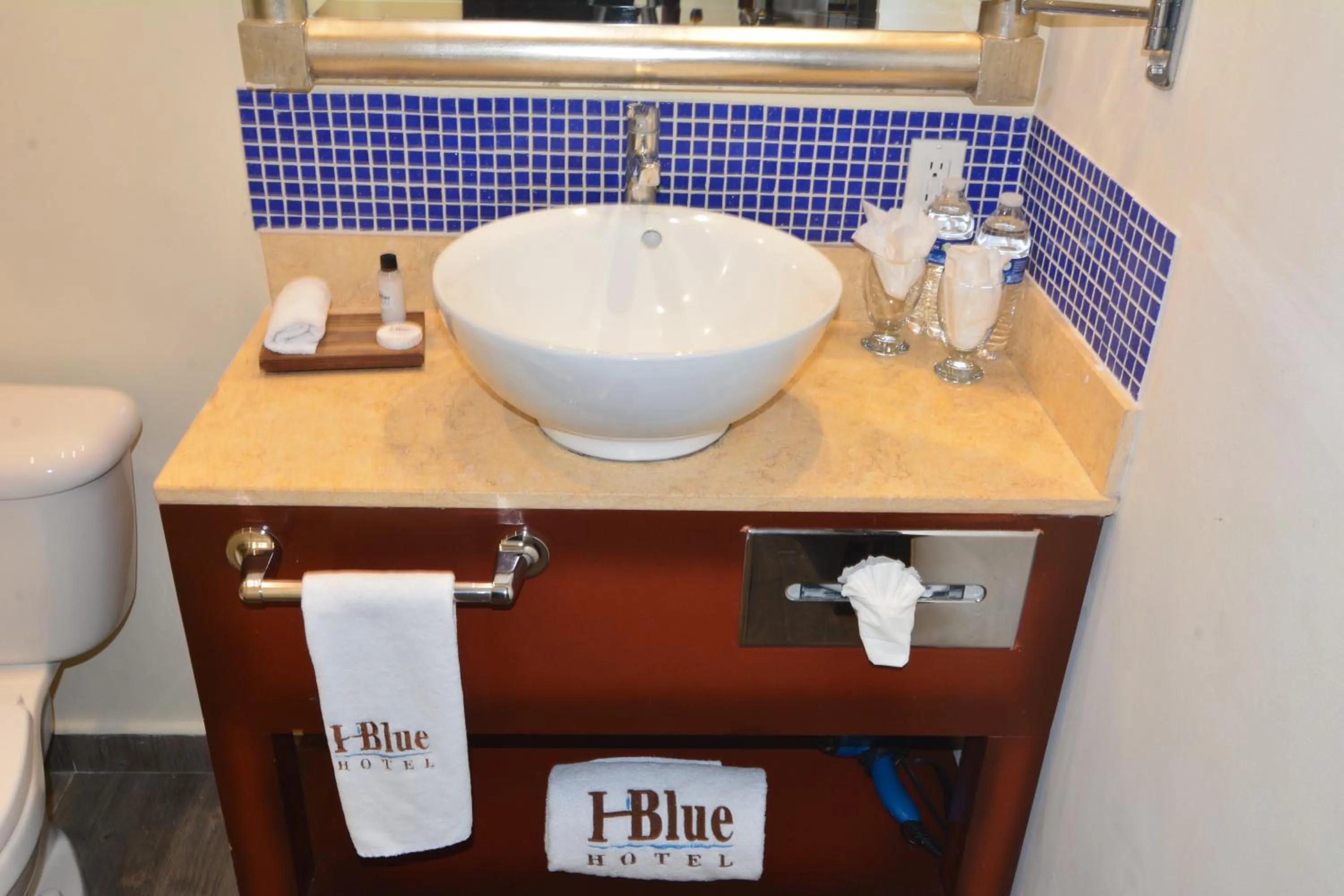 Bathroom in Hotel HBlue Centro