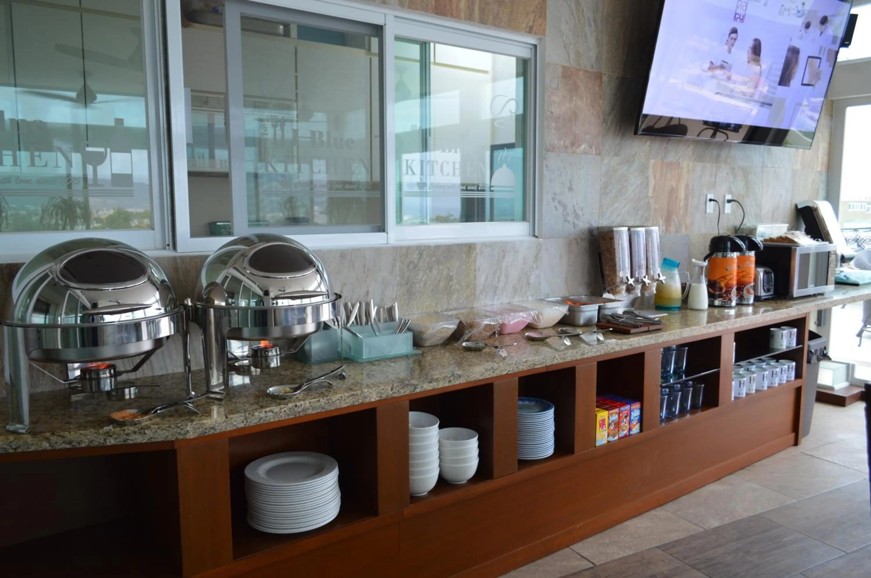 Restaurant/places to eat in Hotel HBlue Centro