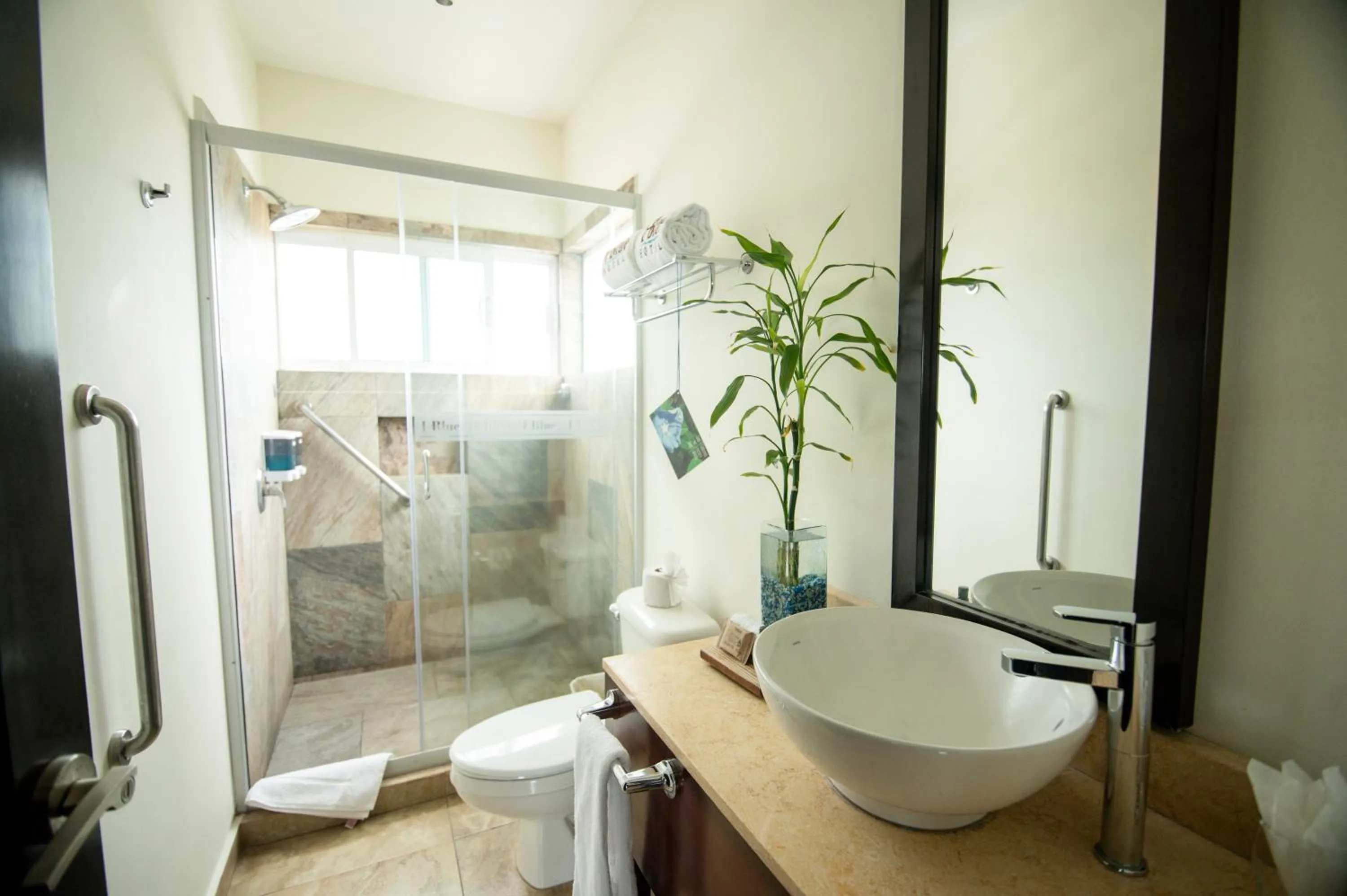 Bathroom in Hotel HBlue Centro