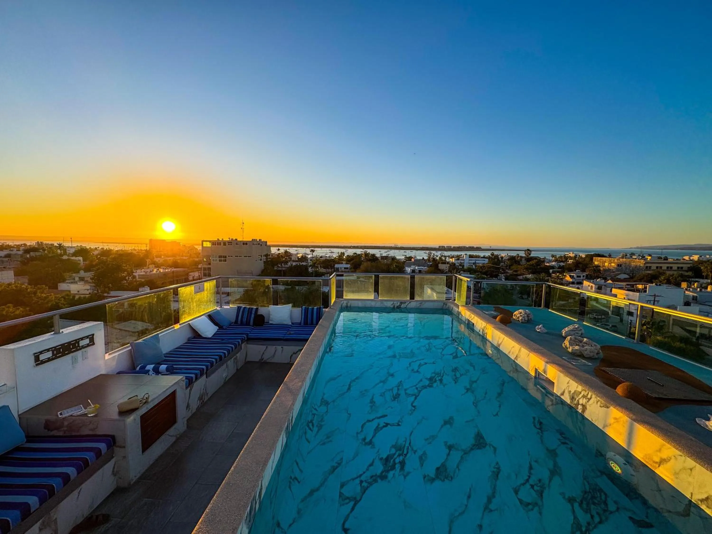 Pool view in Hotel HBlue Centro