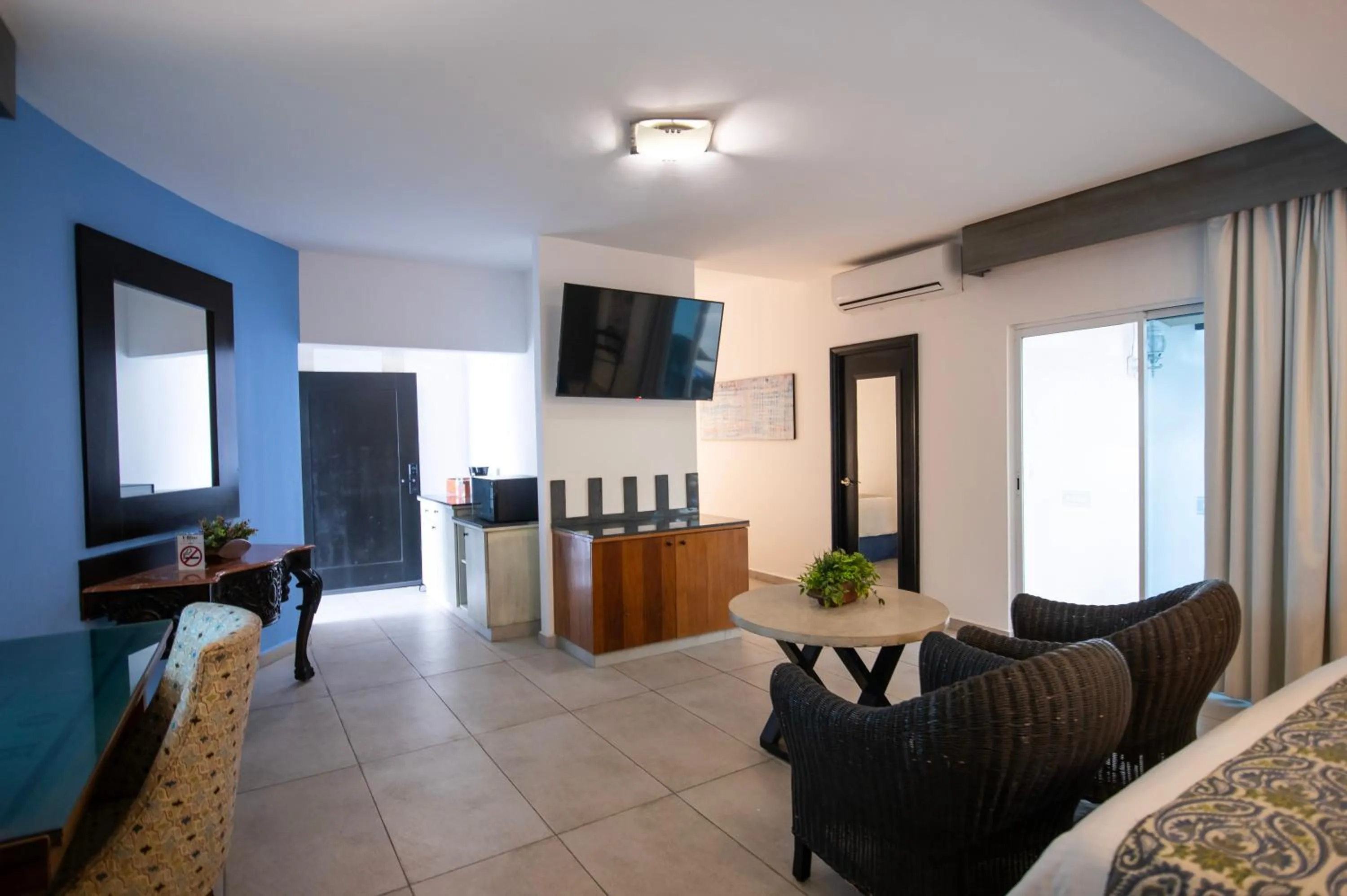 TV and multimedia, Bed in Hotel HBlue Centro