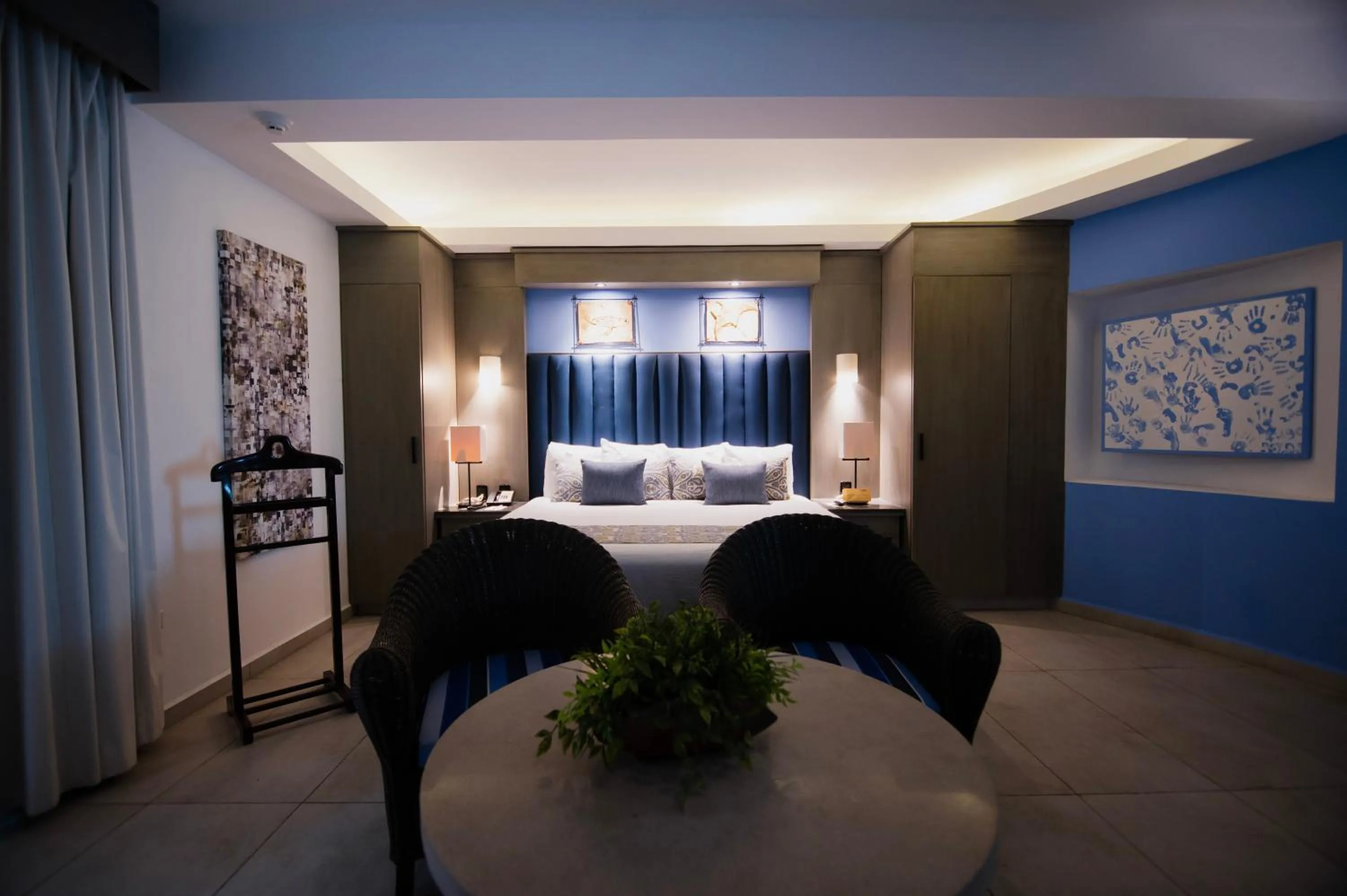 room service, Bed in Hotel HBlue Centro