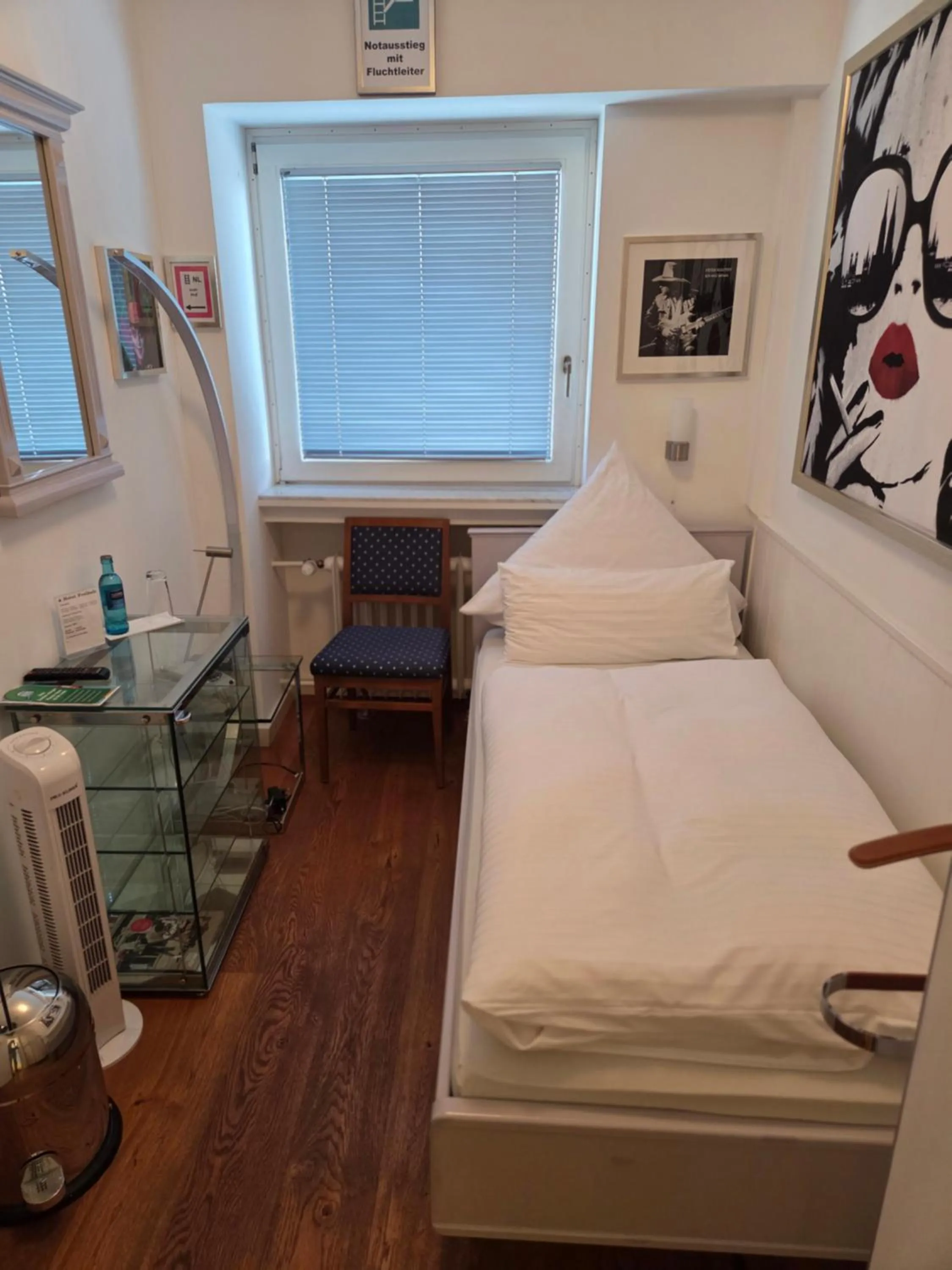 Photo of the whole room, Bed in Hotel Freiheit