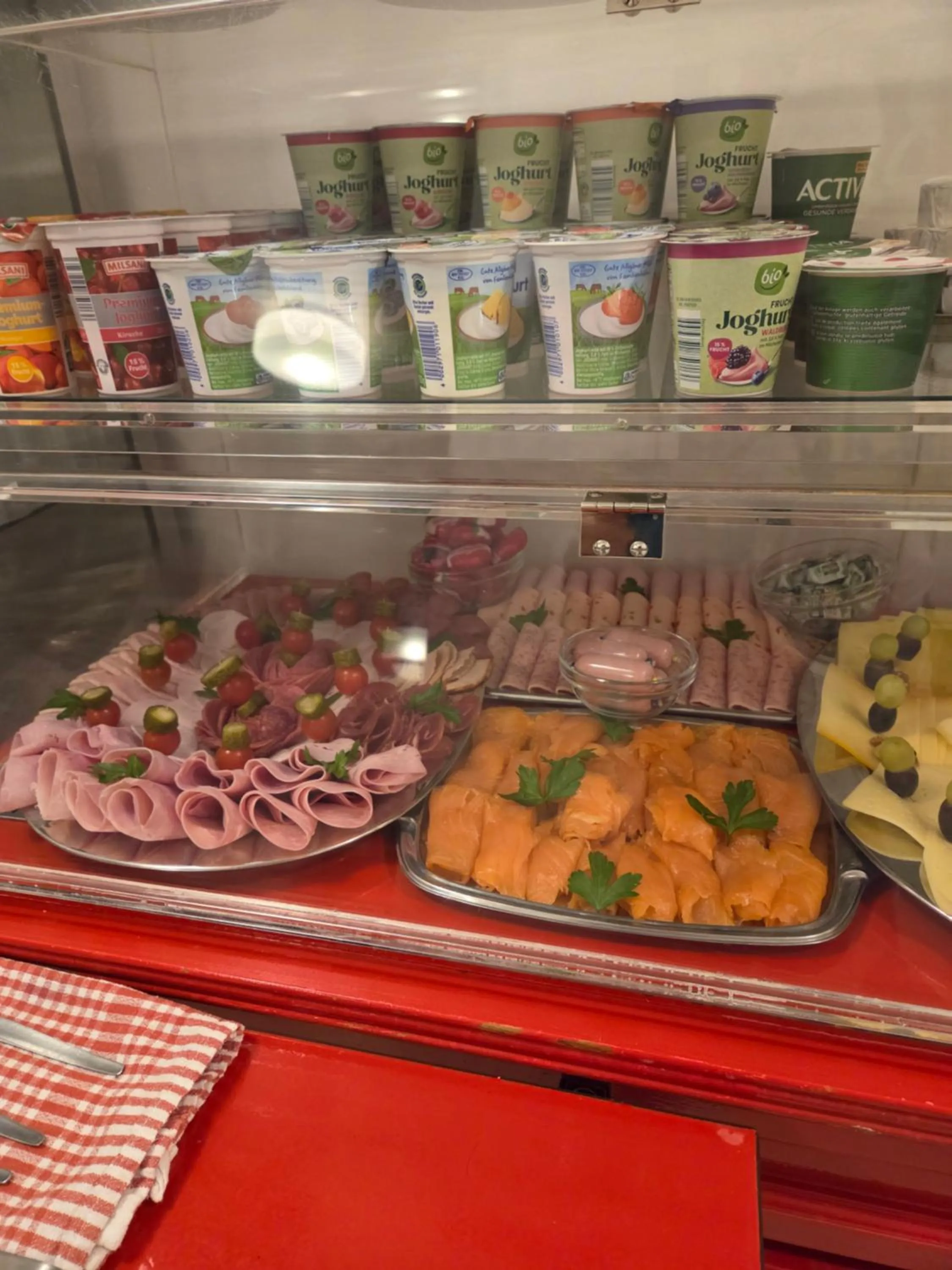 Buffet breakfast in Hotel Freiheit