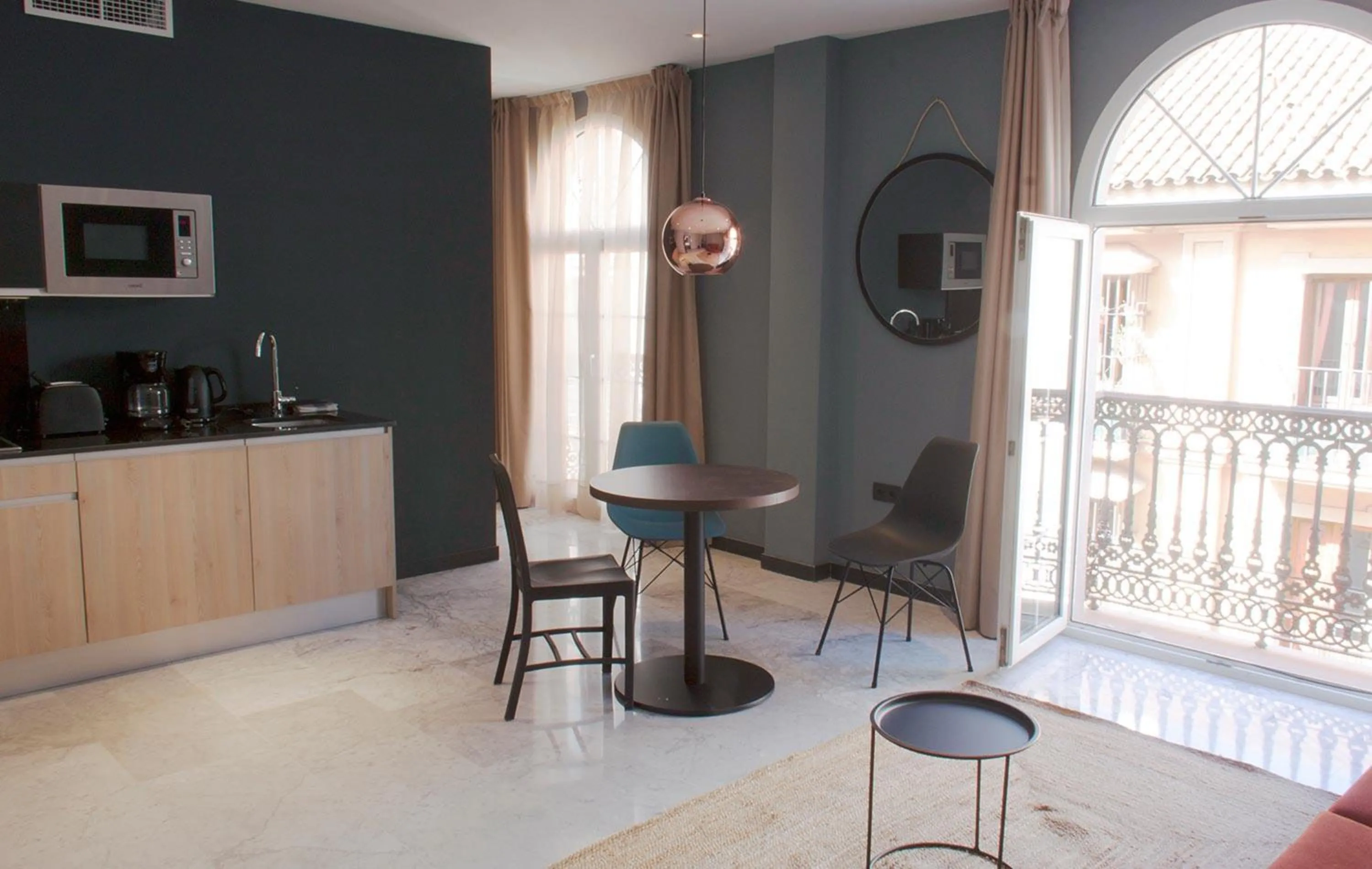 Kitchen or kitchenette in Apartamentos NONO by Charming Stay