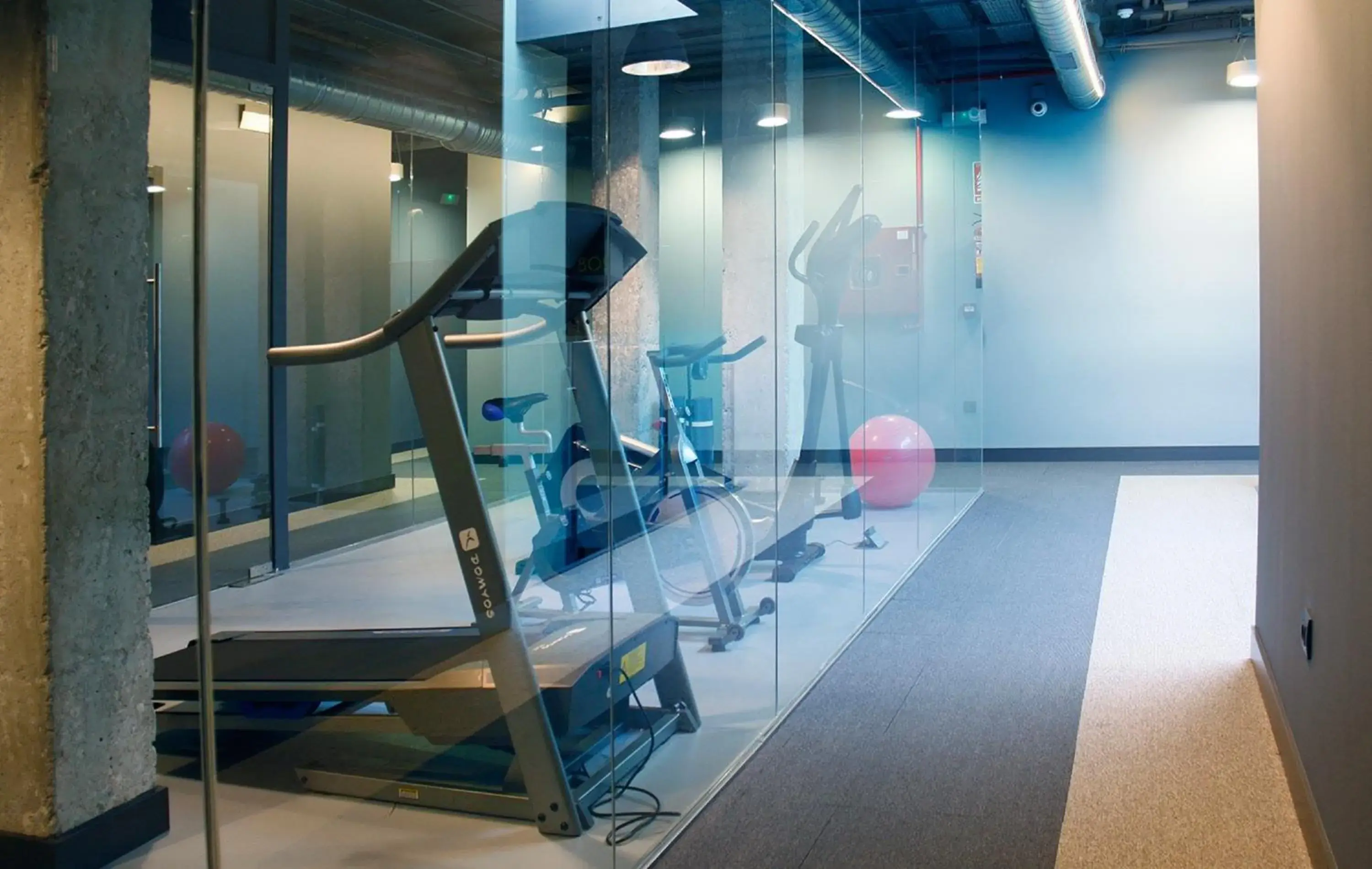 Fitness centre/facilities in Apartamentos NONO by Charming Stay Fitness centre/facilities in Apartamentos NONO by Charming Stay