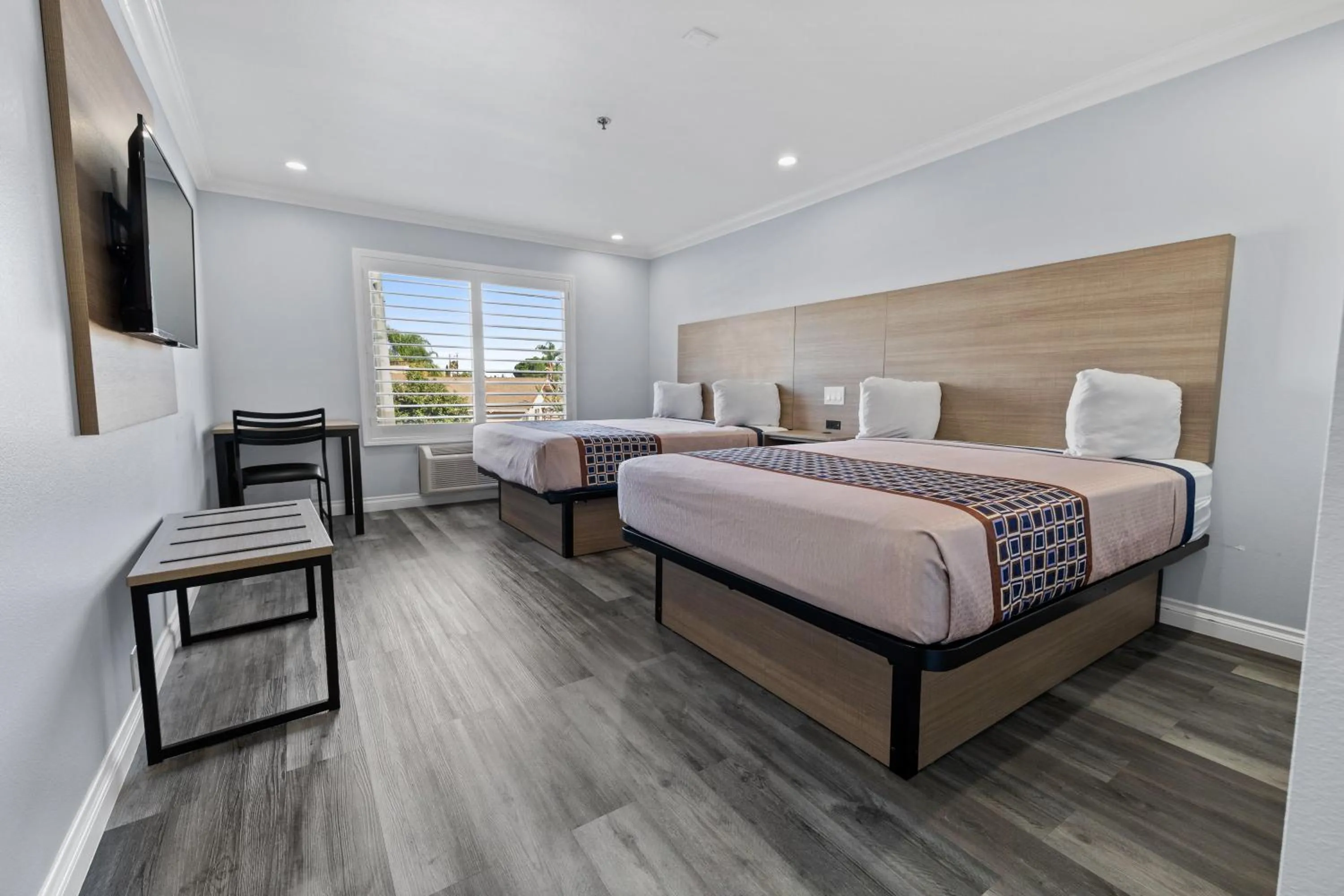 Double Room in Downey Inn