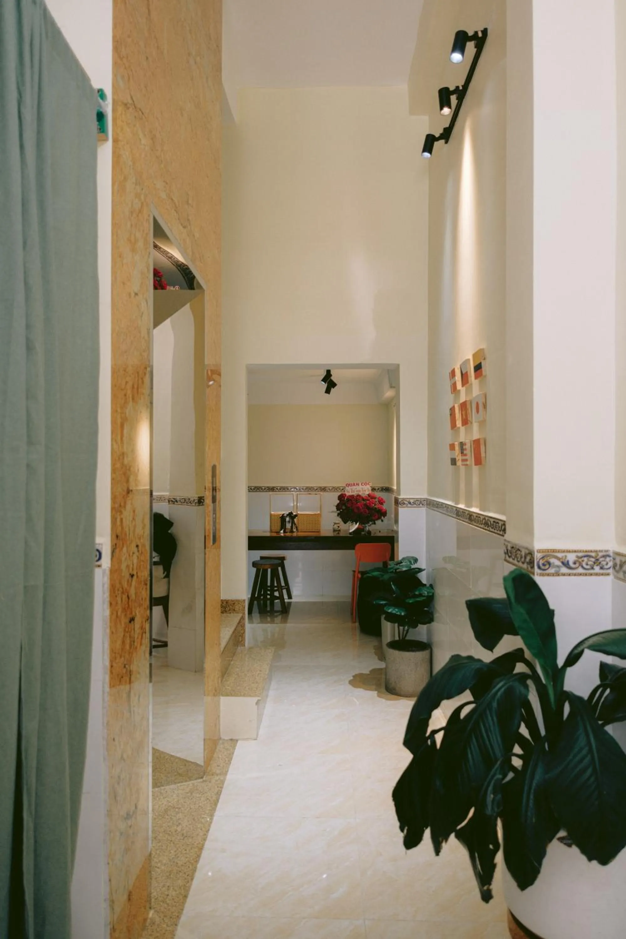 Decorative detail in De Rivé Homestay 2 - Bến Ninh Kiều