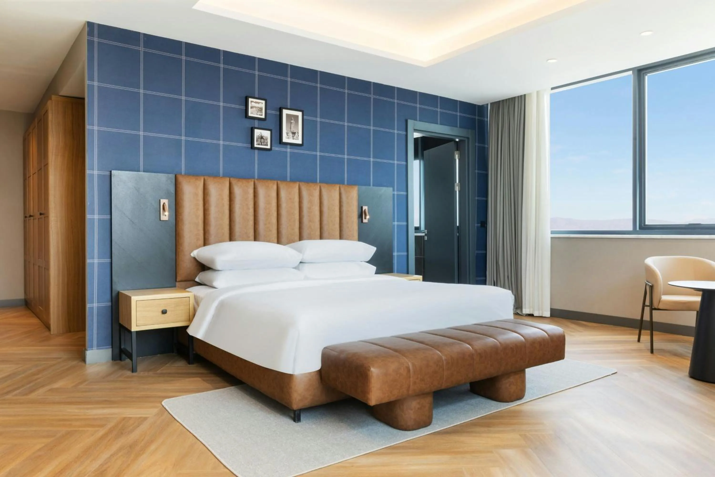 Photo of the whole room, Bed in Four Points by Sheraton Elazig