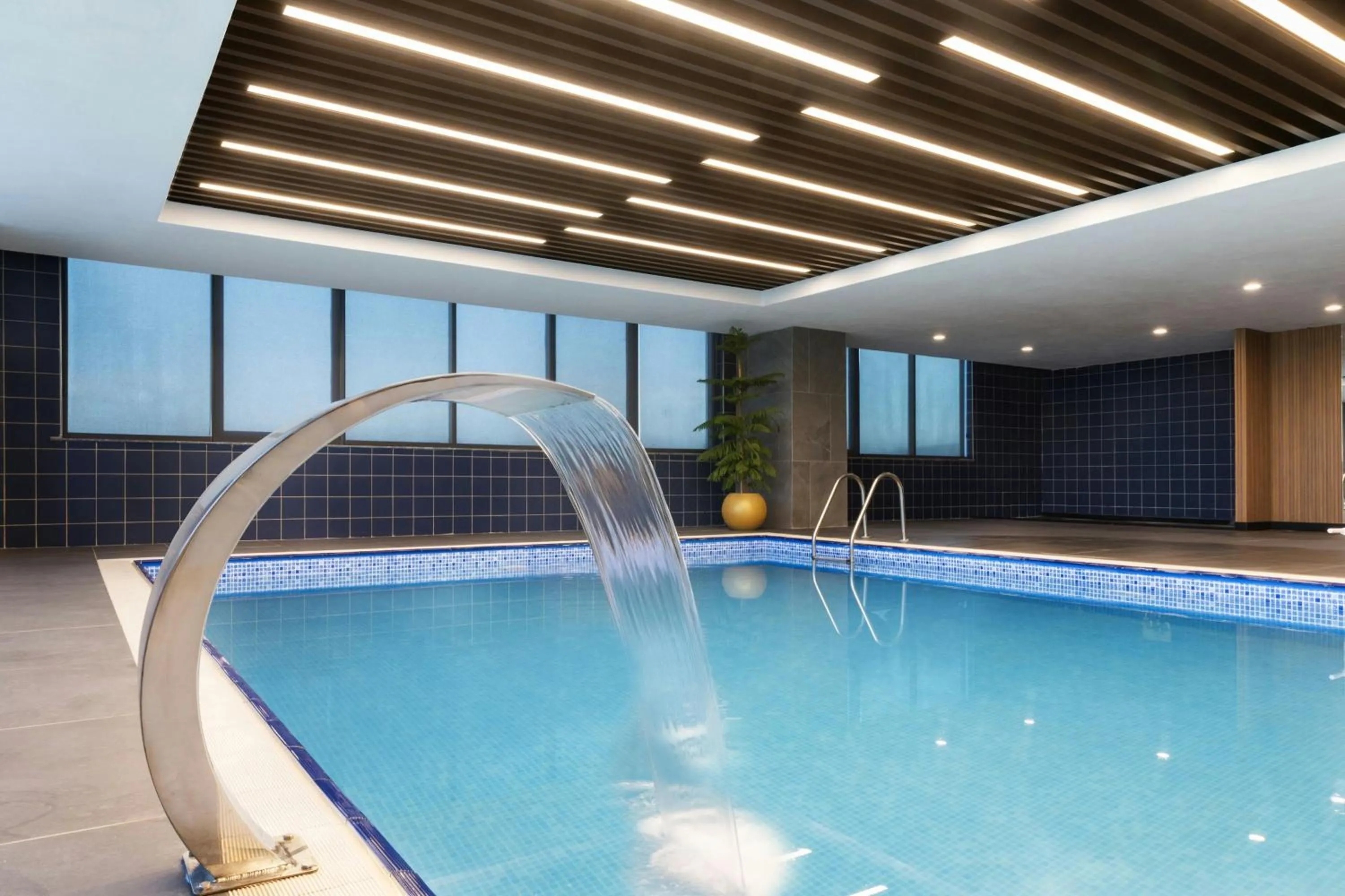 Swimming pool in Four Points by Sheraton Elazig