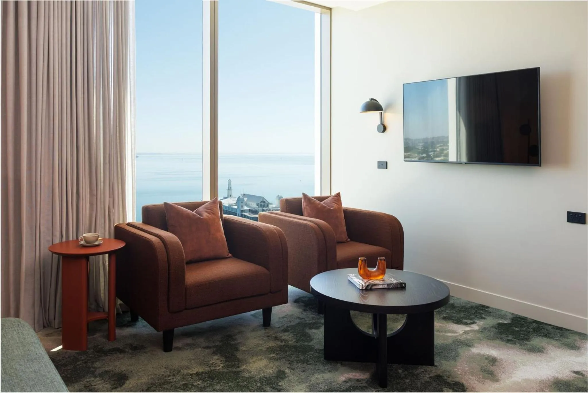 Photo of the whole room in Crowne Plaza Geelong by IHG