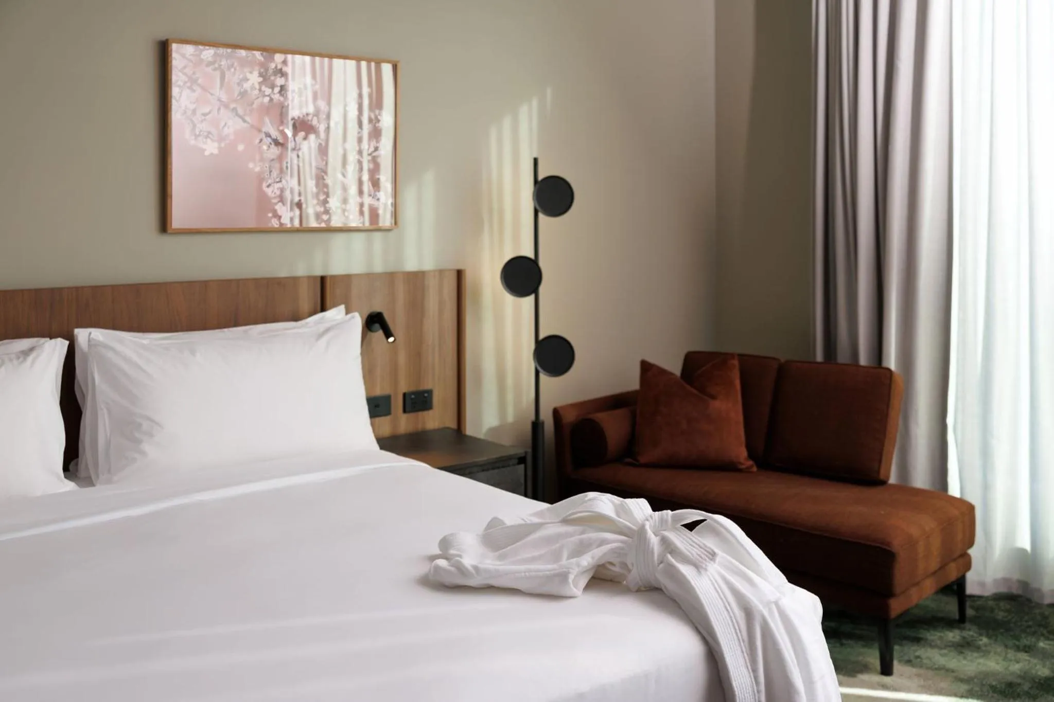 Photo of the whole room, Bed in Crowne Plaza Geelong by IHG