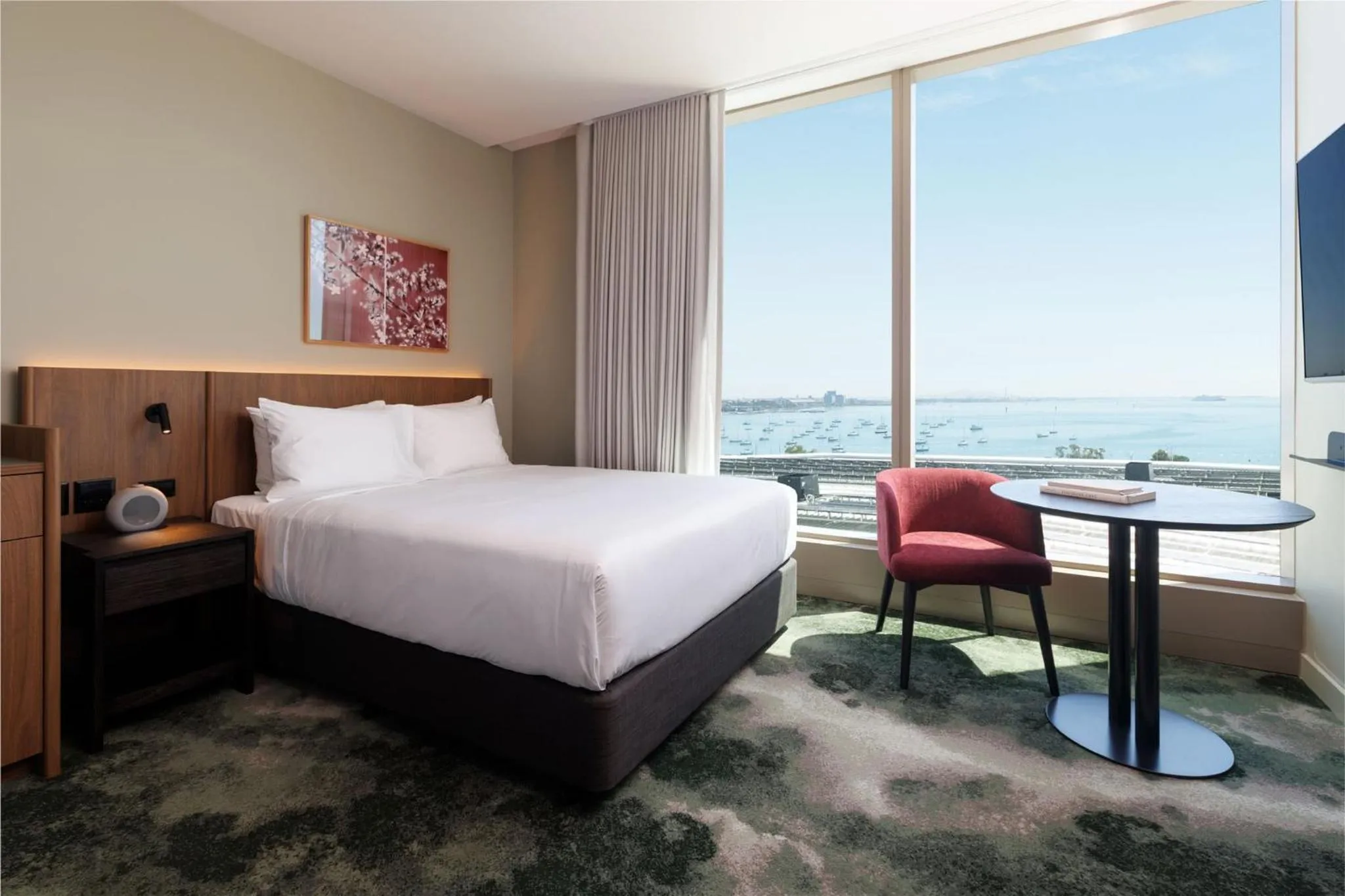 Photo of the whole room, Bed in Crowne Plaza Geelong by IHG