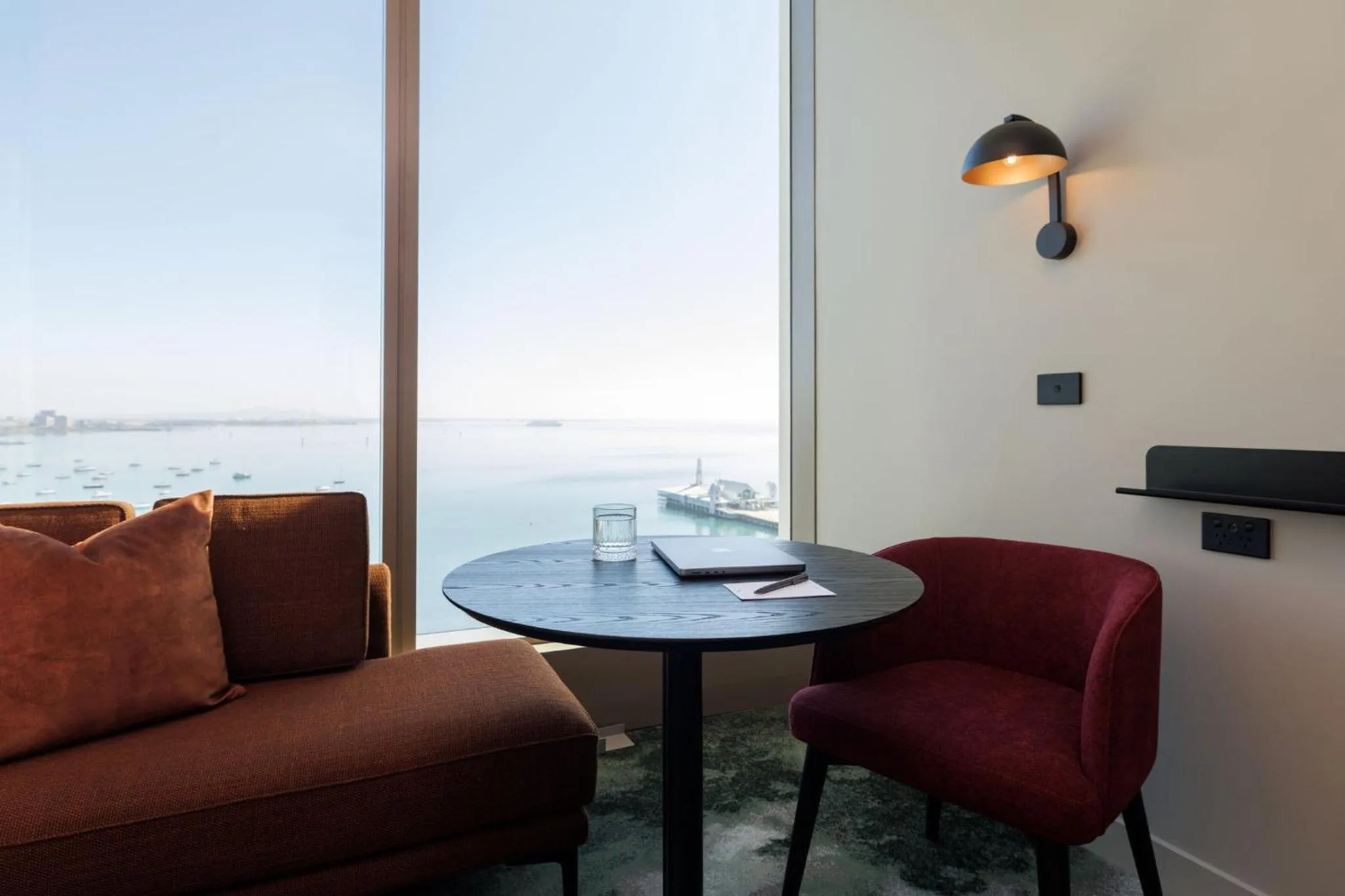 Photo of the whole room in Crowne Plaza Geelong by IHG