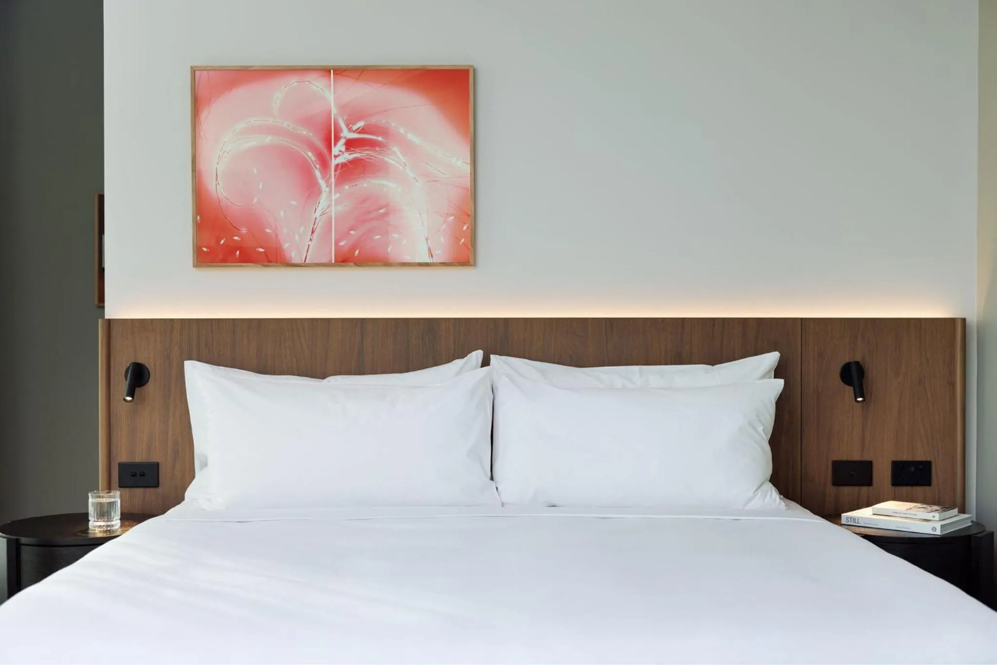 Photo of the whole room, Bed in Crowne Plaza Geelong by IHG