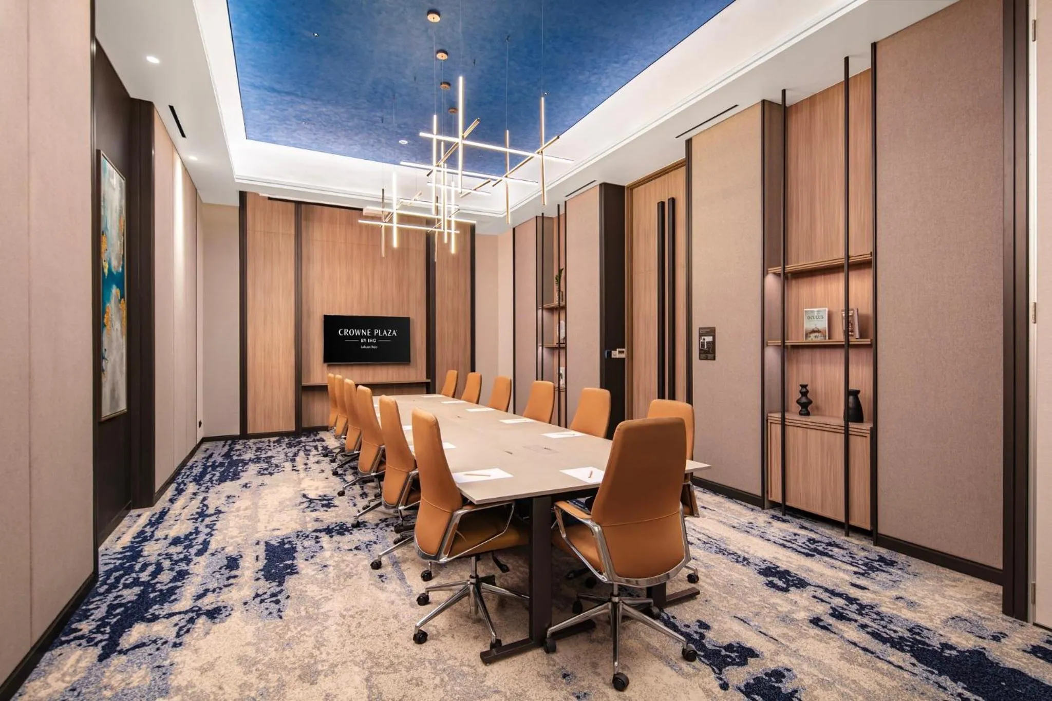 Meeting/conference room in Crowne Plaza Labuan Bajo by IHG