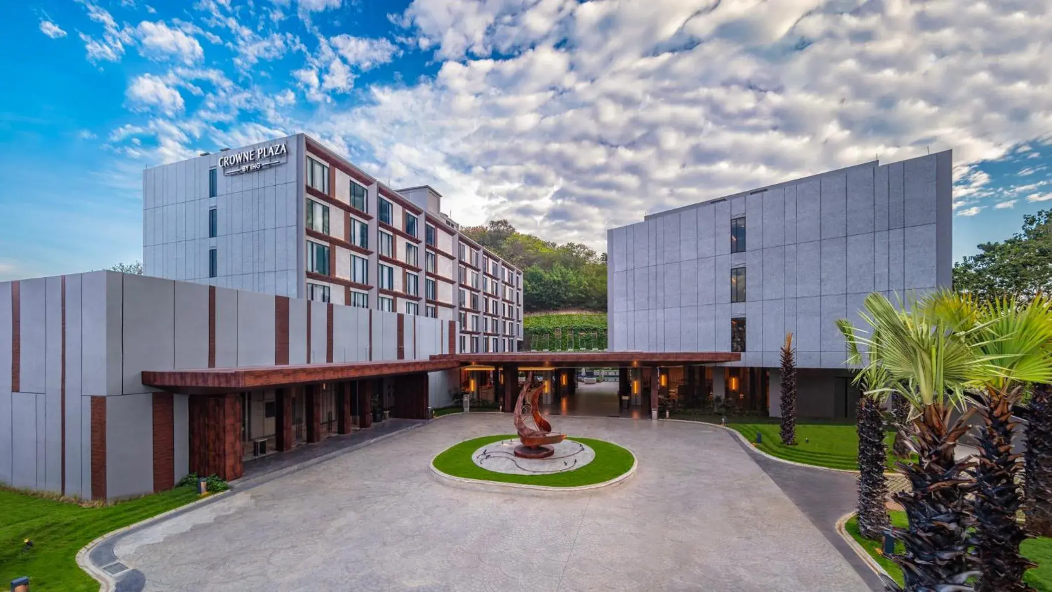 Property building in Crowne Plaza Labuan Bajo by IHG Property building in Crowne Plaza Labuan Bajo by IHG