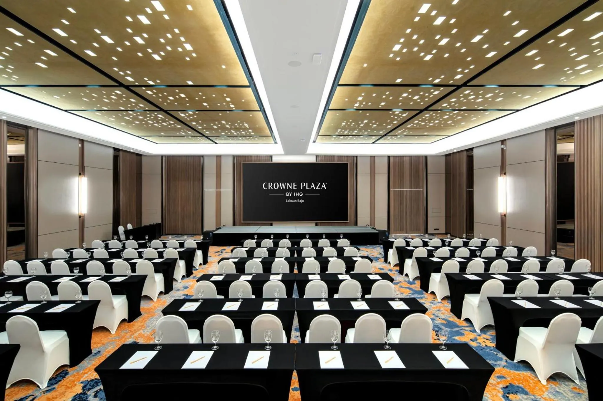 Meeting/conference room in Crowne Plaza Labuan Bajo by IHG