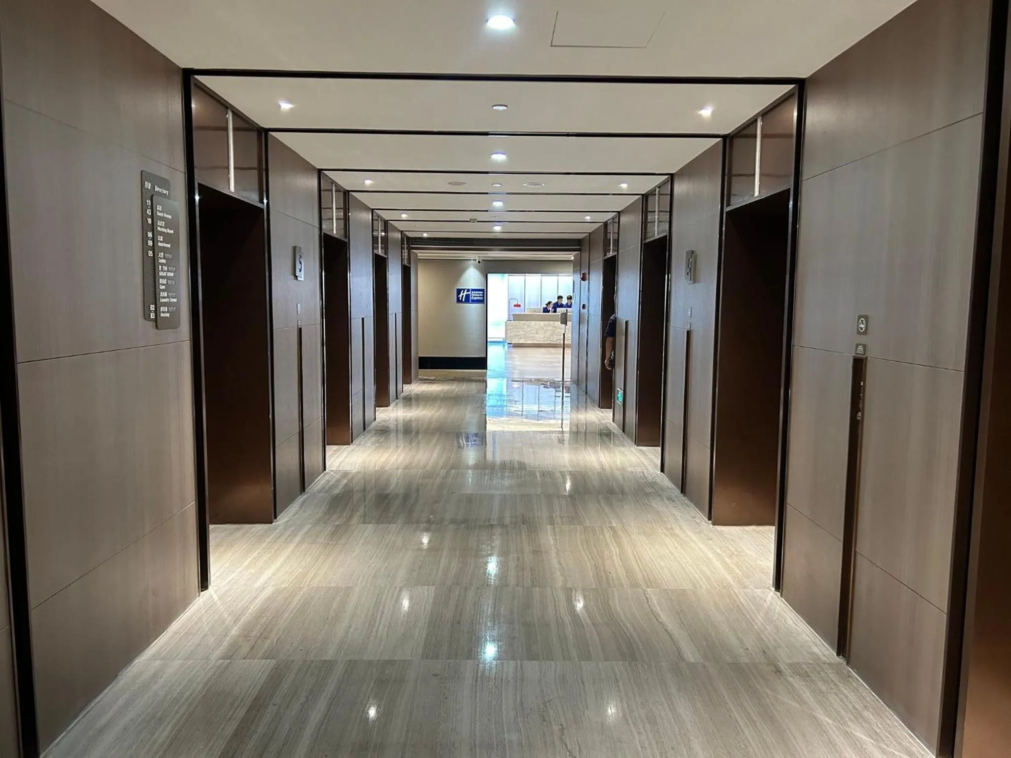 Lobby or reception in Holiday Inn Express Wuxi Taihu by IHG