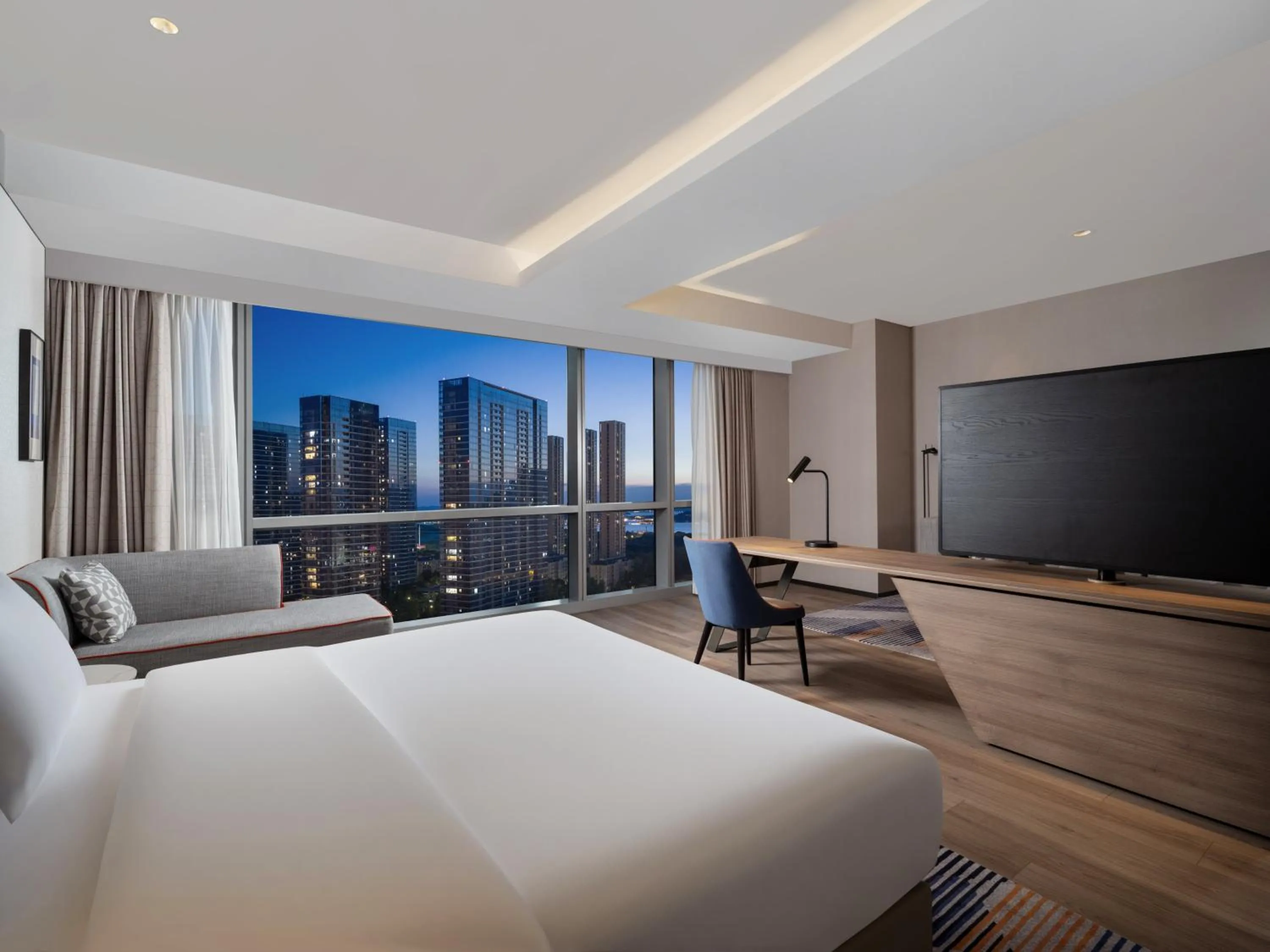 Photo of the whole room, Bed in Holiday Inn Express Wuxi Taihu by IHG
