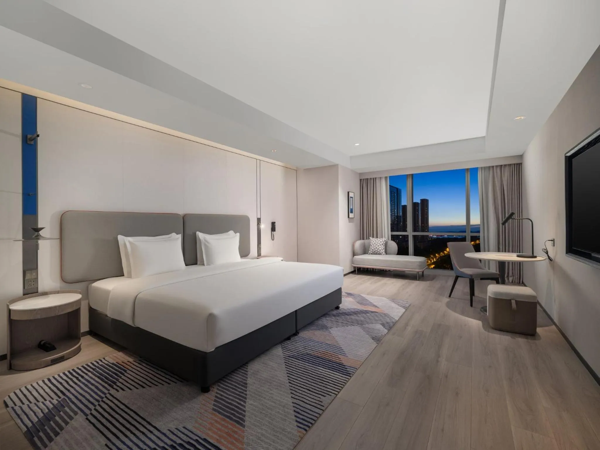 Photo of the whole room, Bed in Holiday Inn Express Wuxi Taihu by IHG