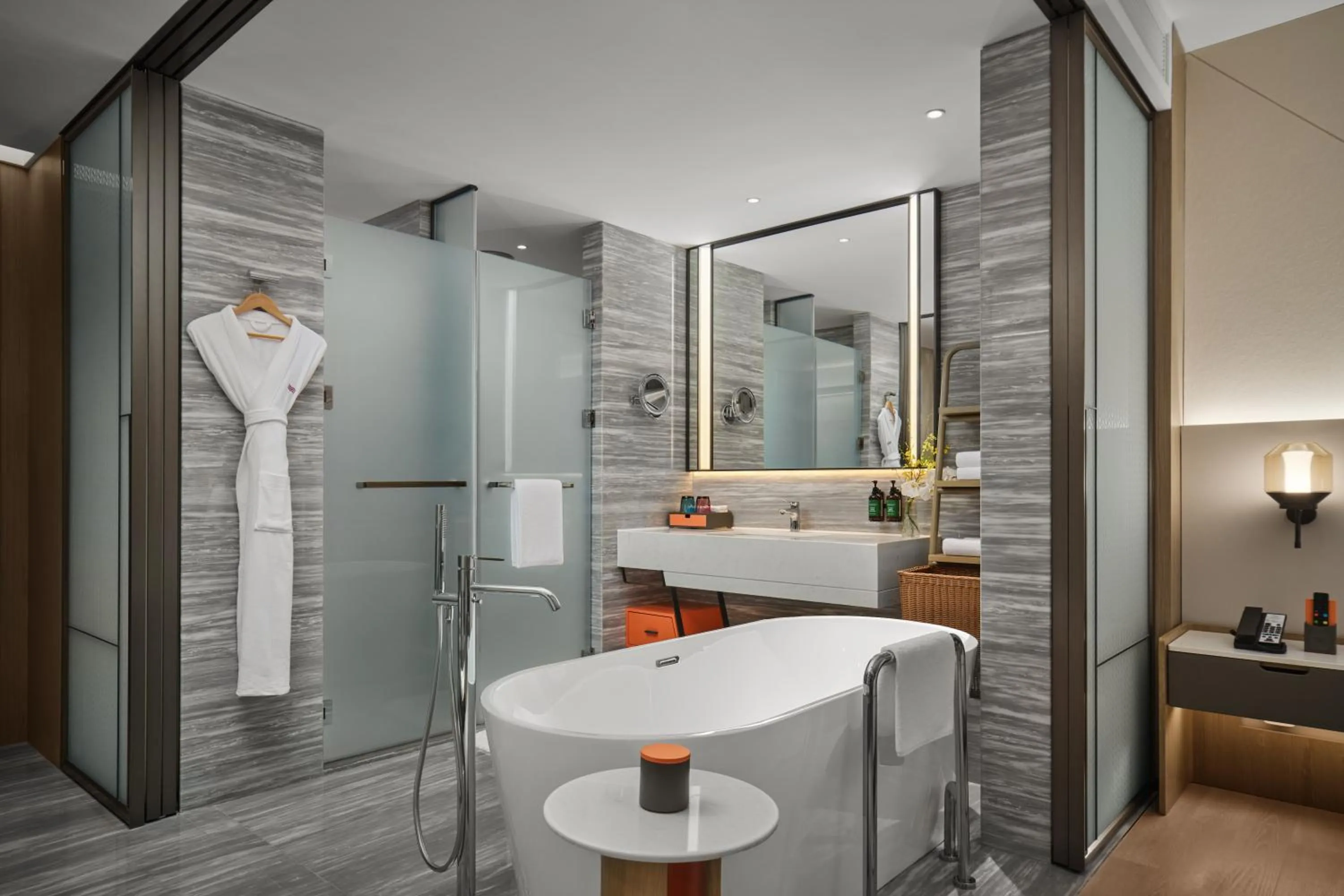 Bathroom in Crowne Plaza Zhongshan Torch High-tech Zone by IHG